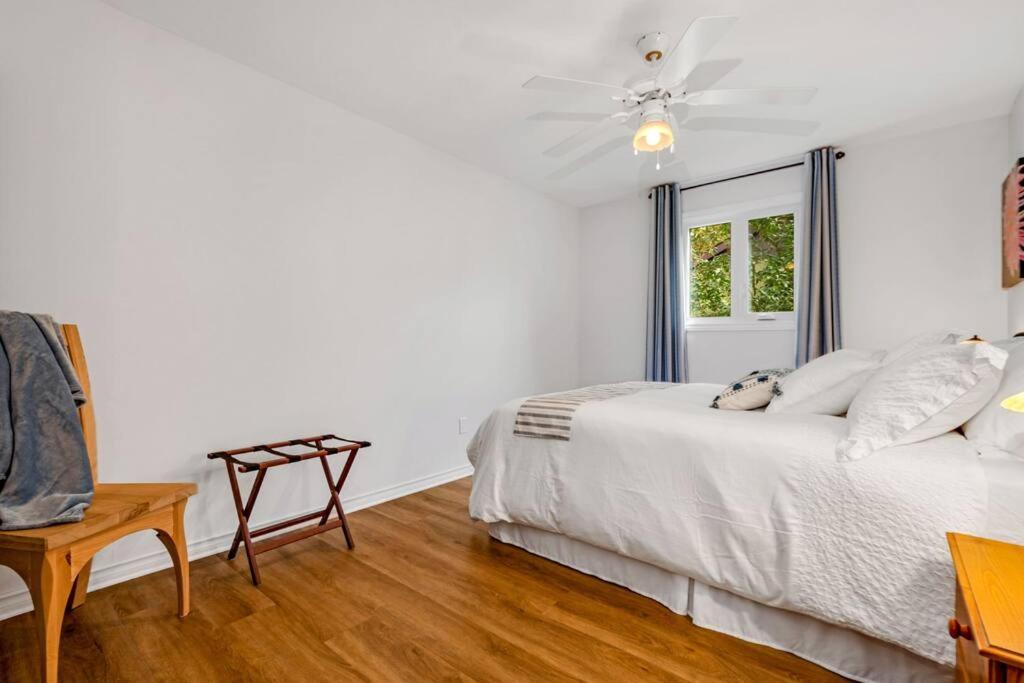 Cozy Waterfront Cottage, WiFi-Netflix-Dog Friendly