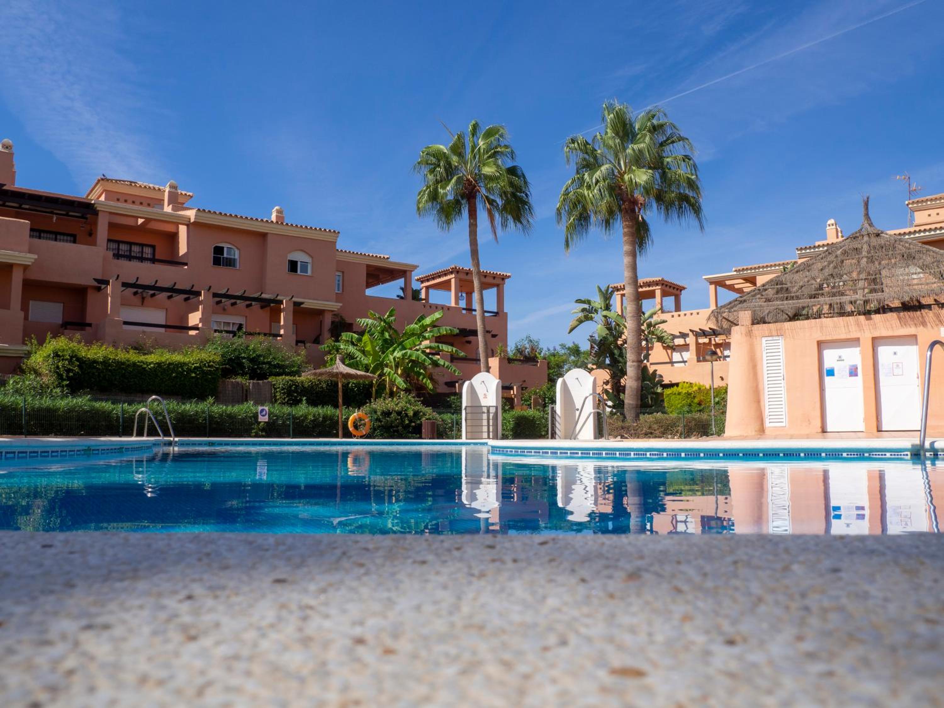 Hotel Jardín privado # NETFLIX # Playa a 8min # WIFI # Familia # Apartamento - Image 1