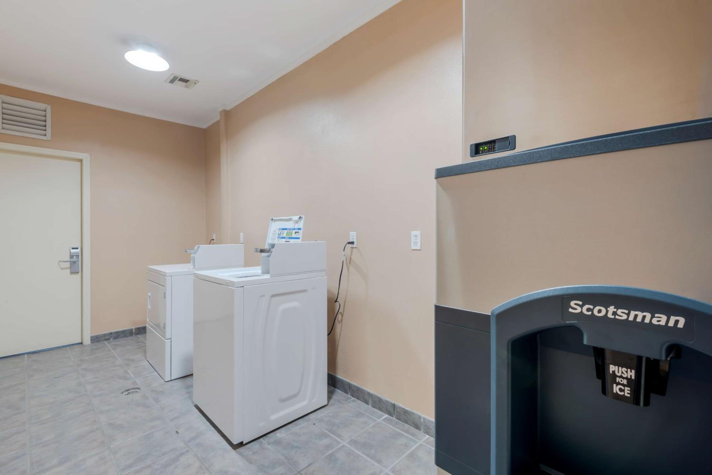 Cortez Vacations - Best Western Turquoise Inn  Suites - Property Image 7
