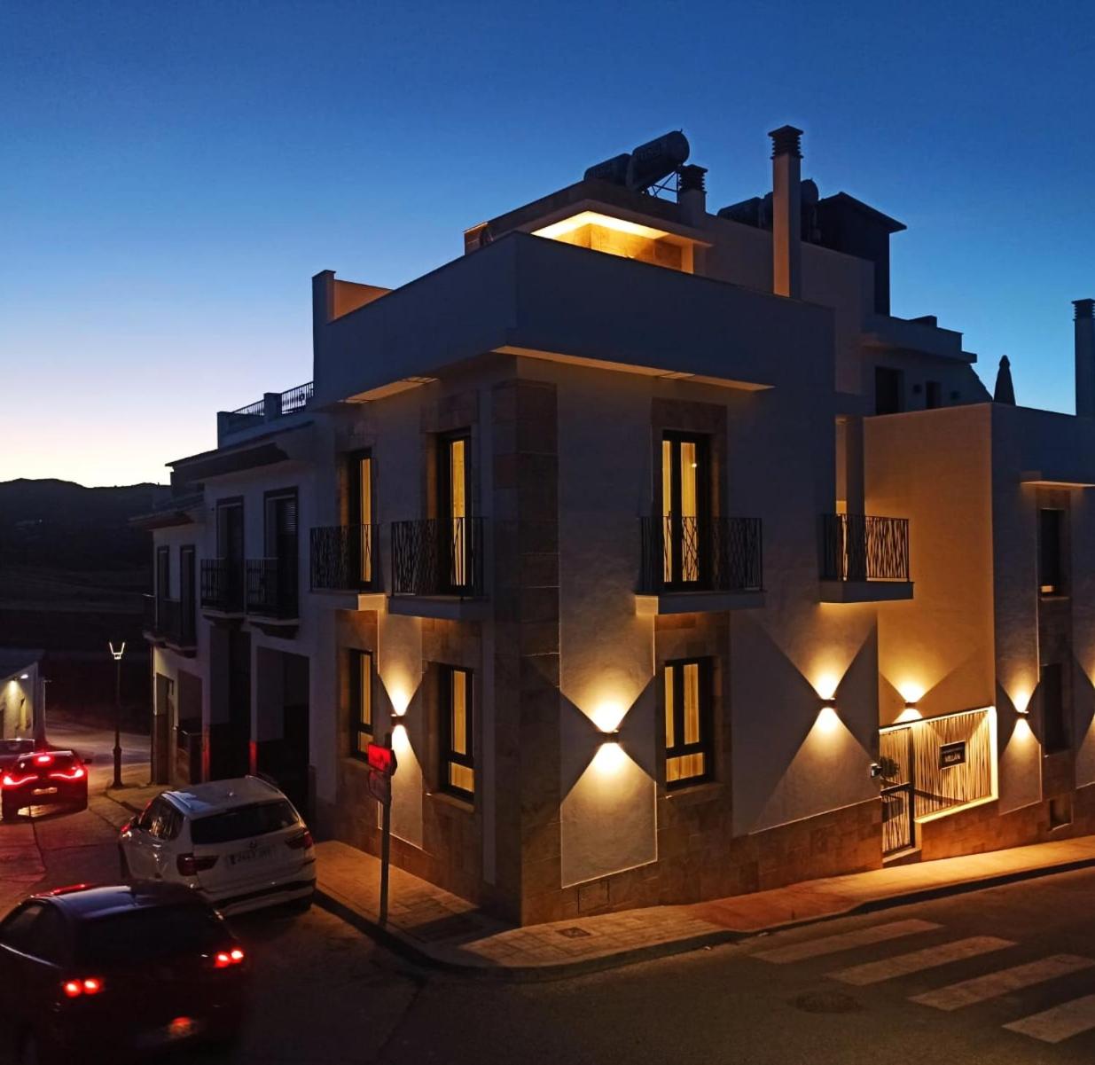 APTOS MILLÁN