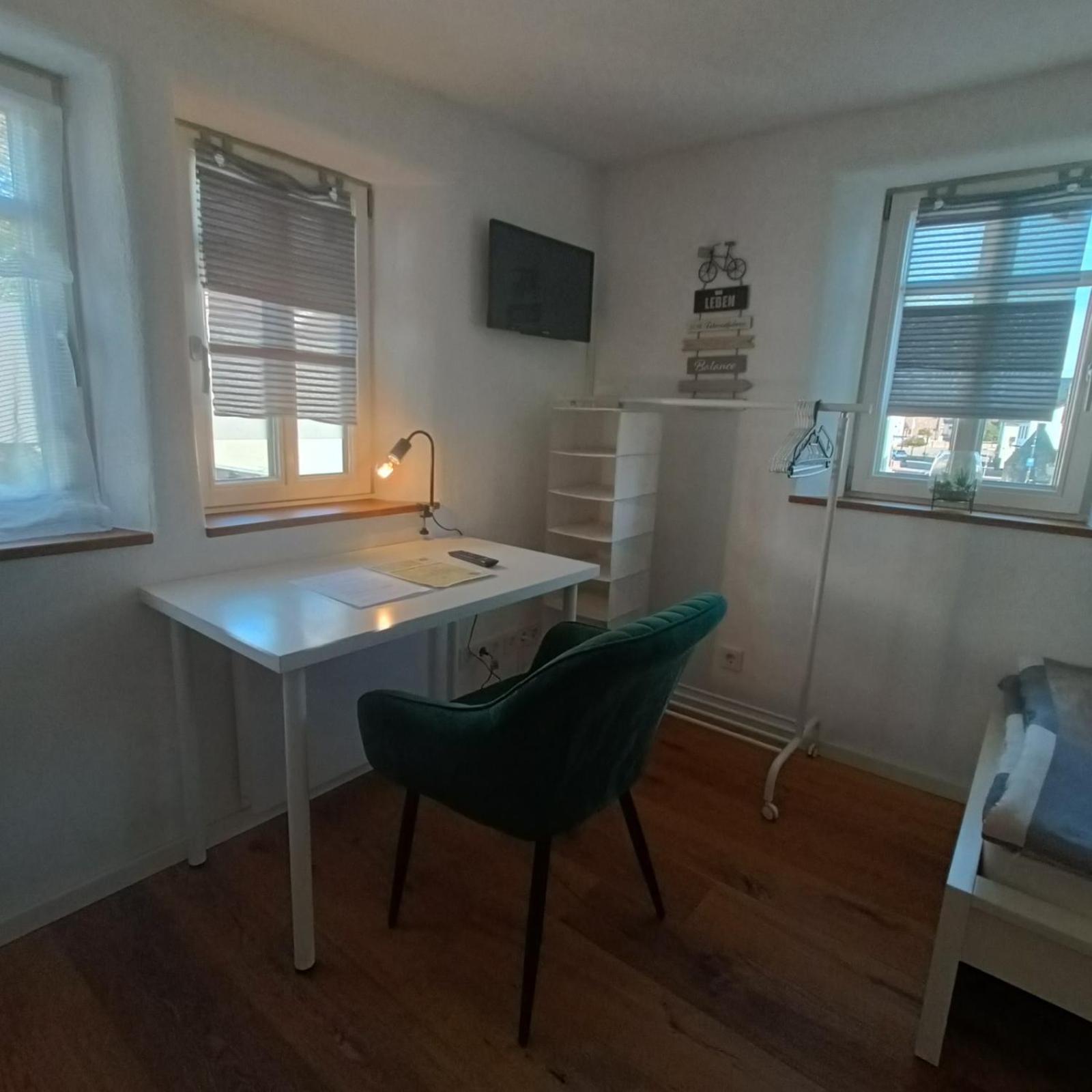 Apartments & möblierte Zimmer in Kahl am Main, Self-Check-In, W-Lan, Küchenzeile für Selbstversorgung, PKW-Platz