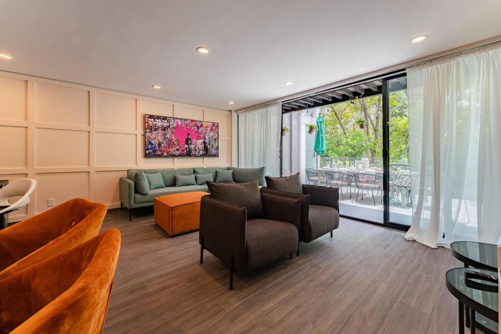 Modern apt w/balcony, pingpong table, roof top,gym photo 4