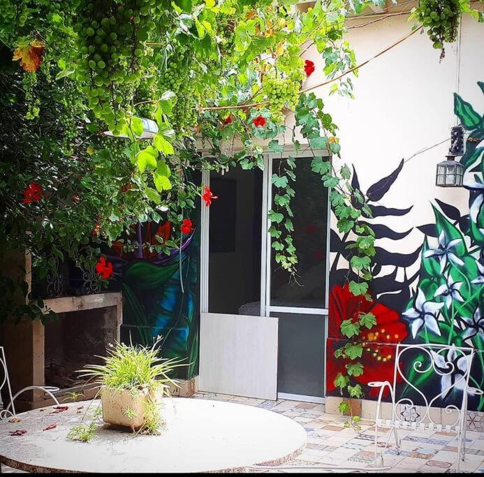 La Casa de la Puerta Azul