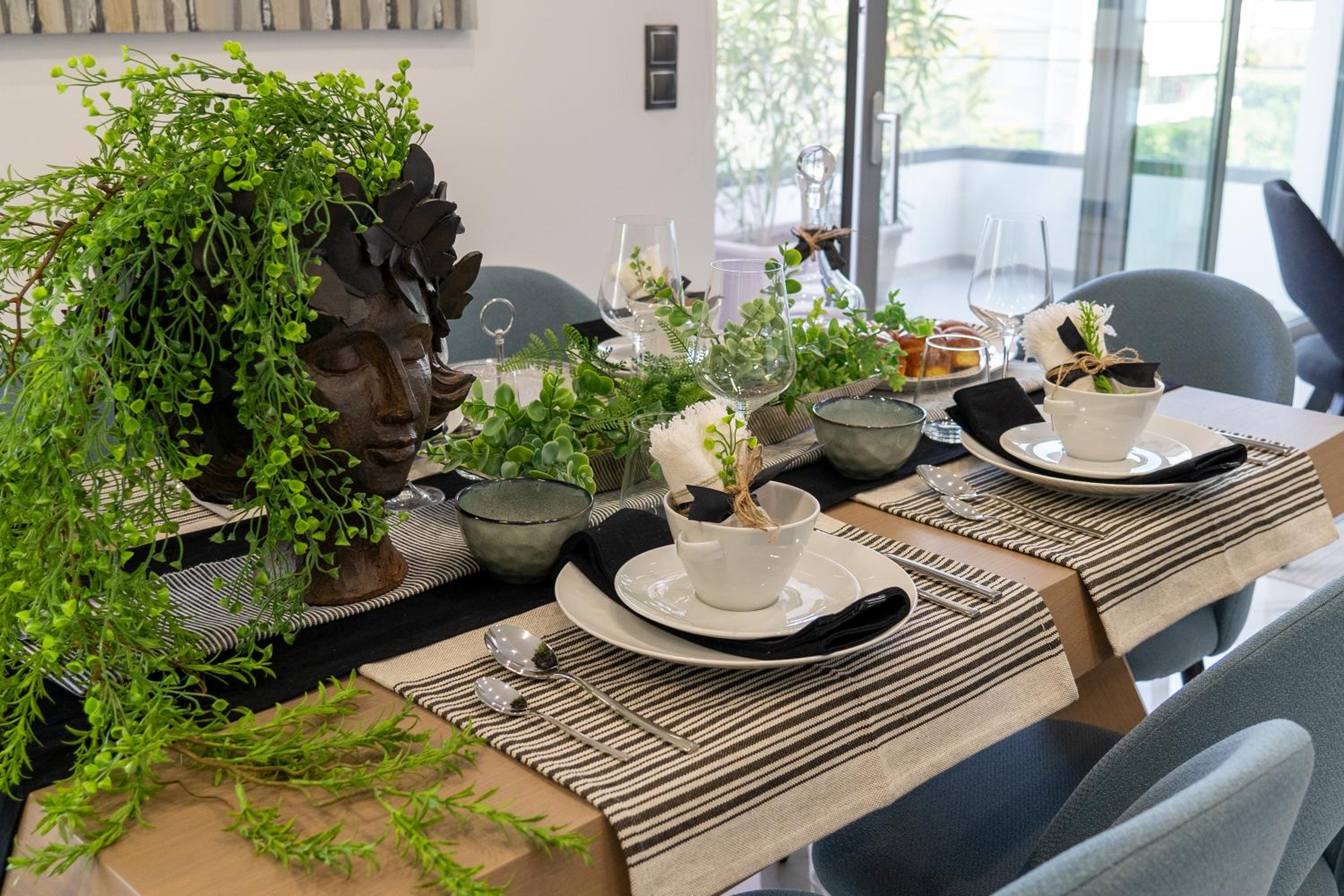 The Lop Athens Holidays Luxury Suites