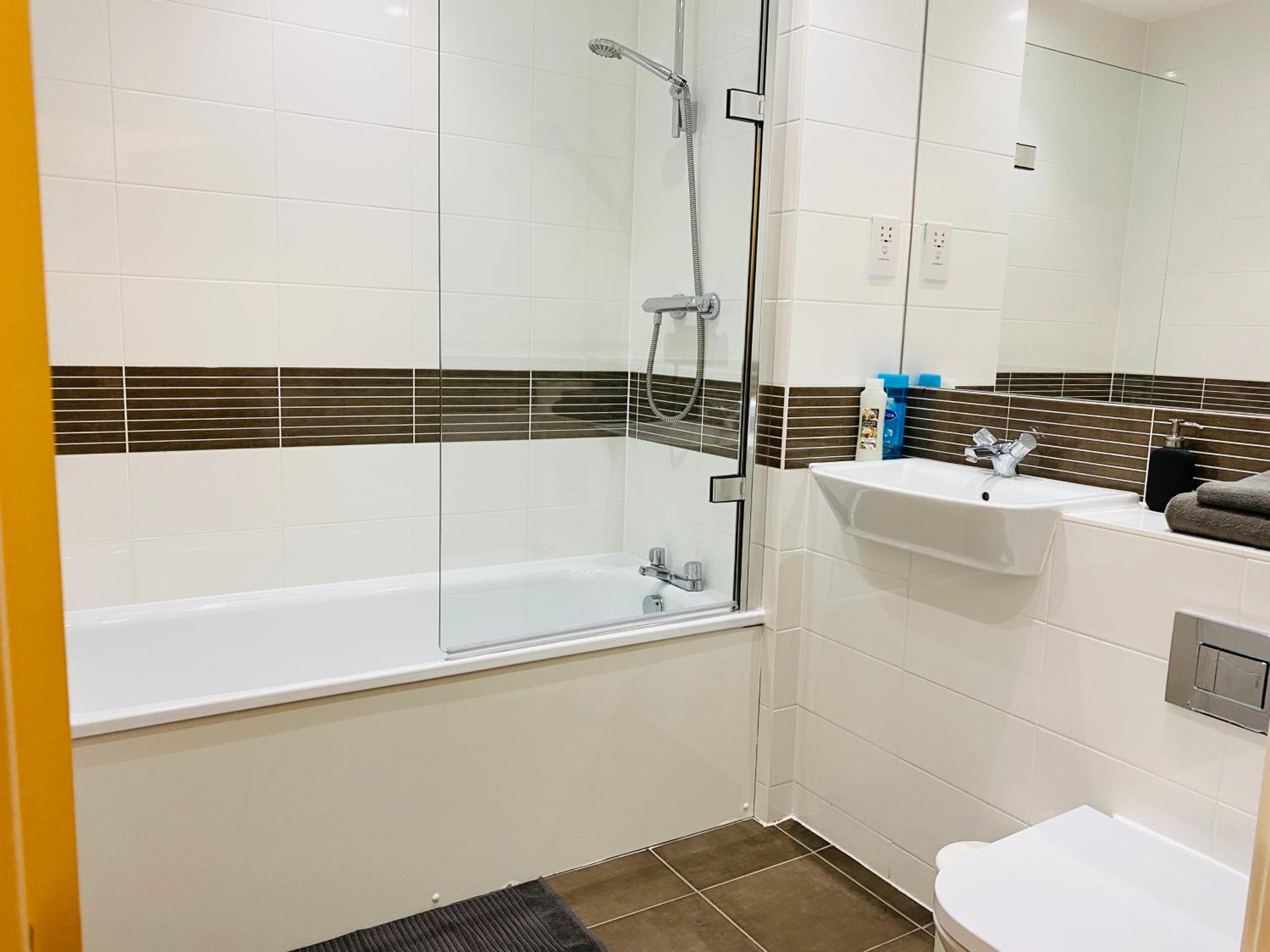 Spacious two Bedroom Apartment in Balham view 3