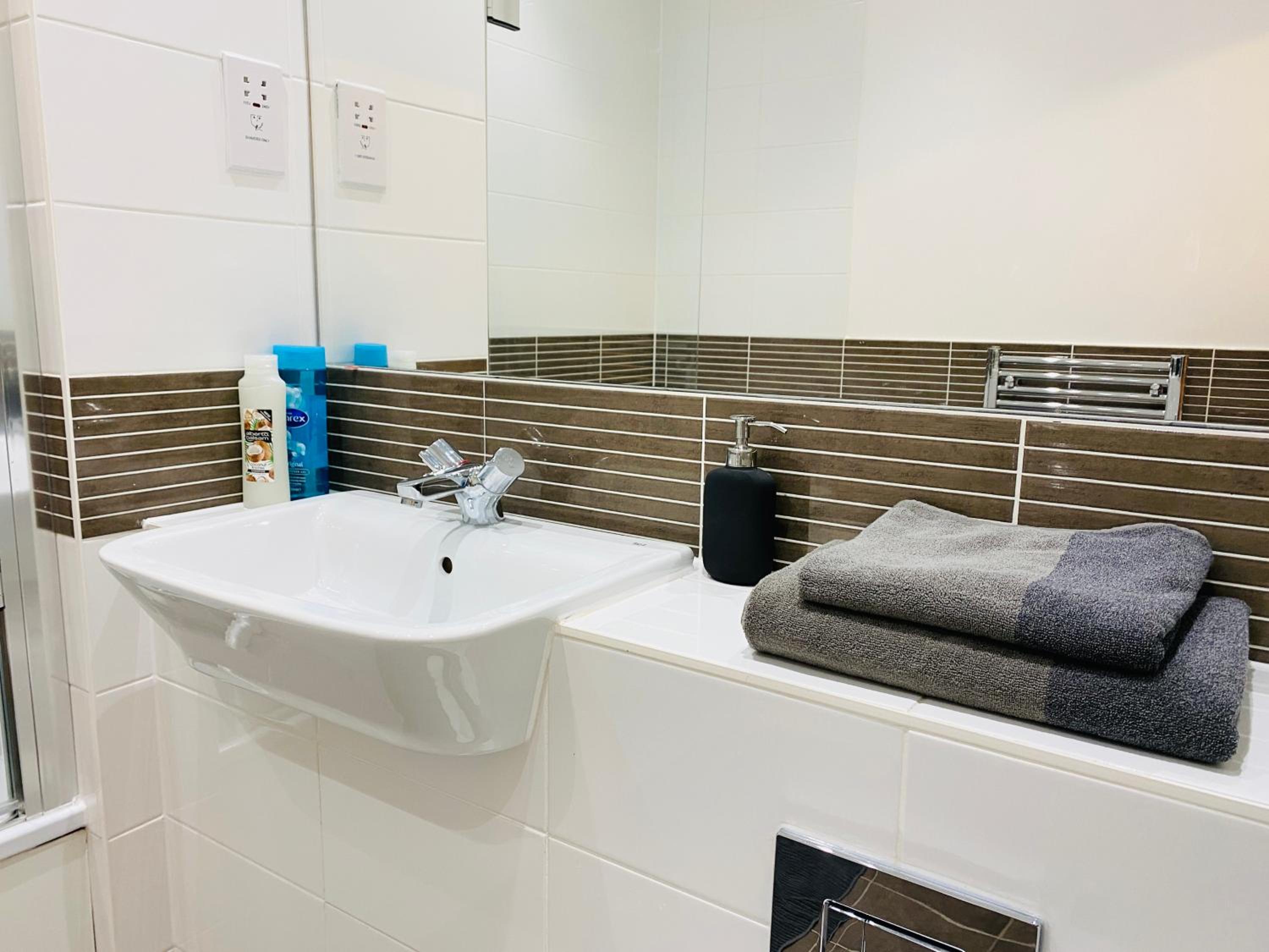 Spacious two Bedroom Apartment in Balham view 4