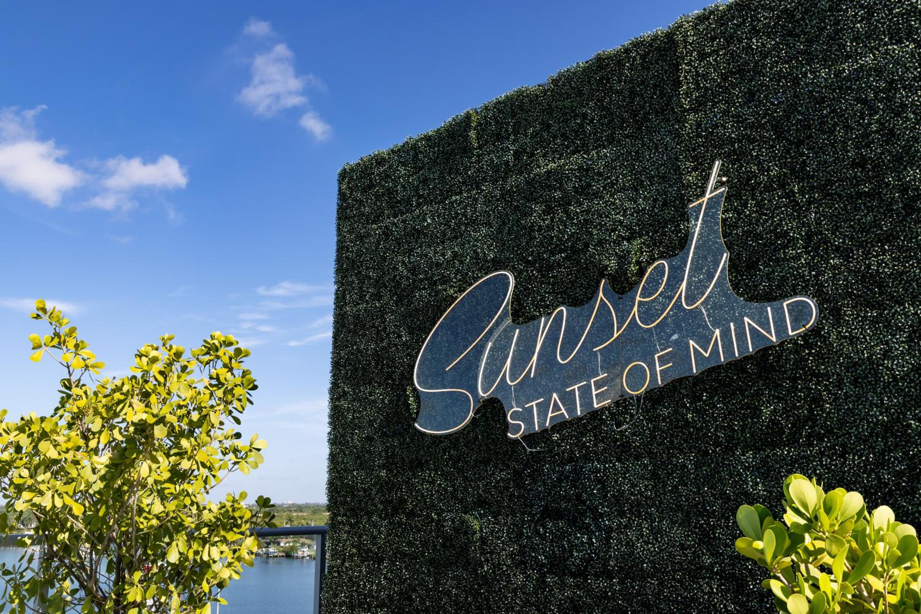 Costa Hollywood Beach Resort - An All Suite Hotel