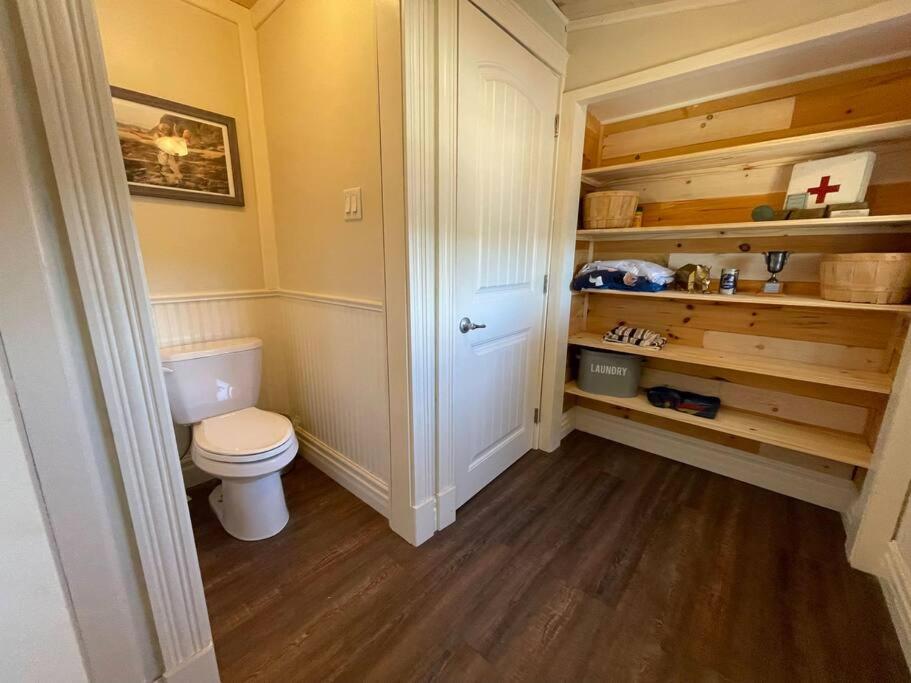 Bespoke Lake Cottage