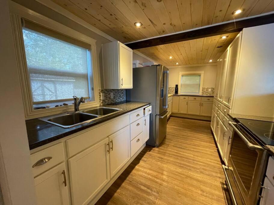 Bespoke Lake Cottage