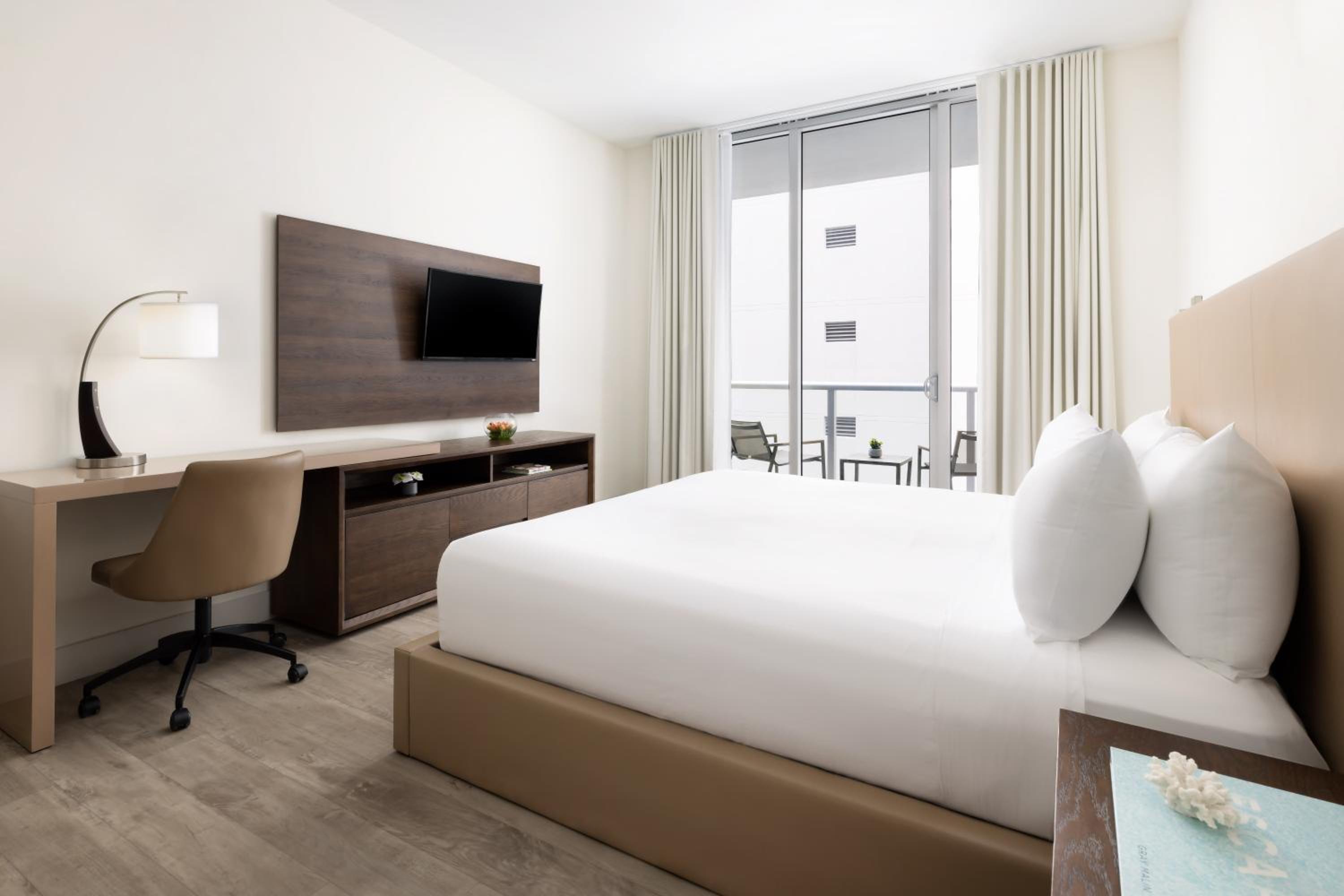 Costa Hollywood Beach Resort - An All Suite Hotel