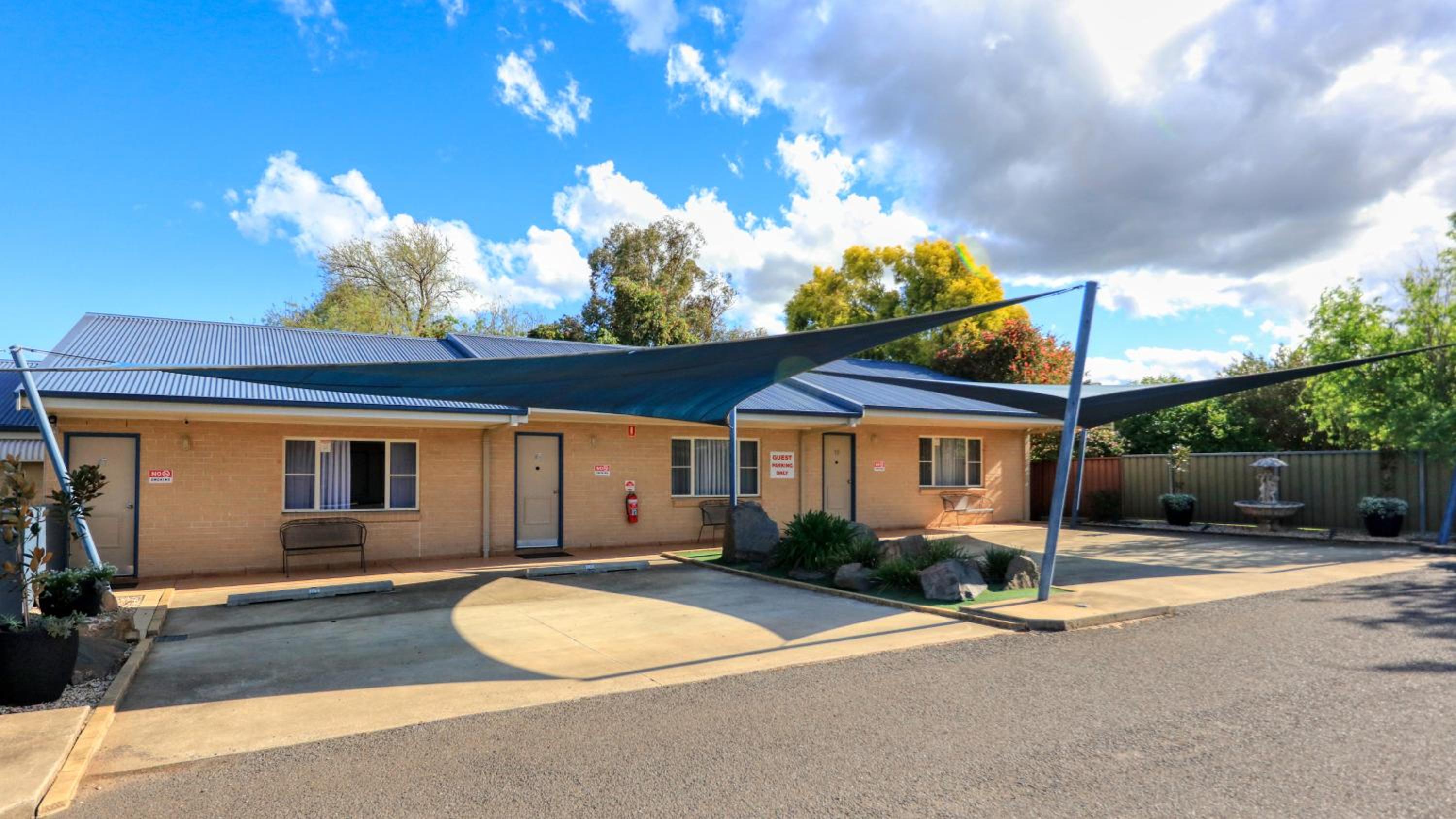 Edward Parry Motel and Apartments