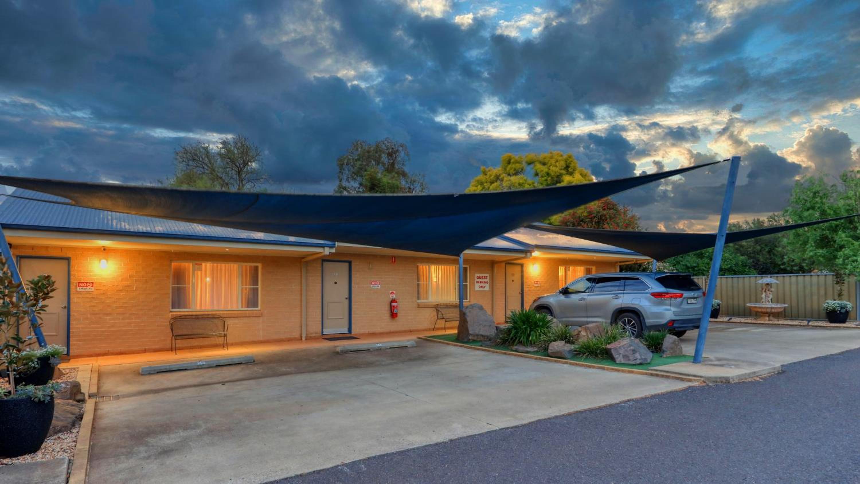 Edward Parry Motel and Apartments