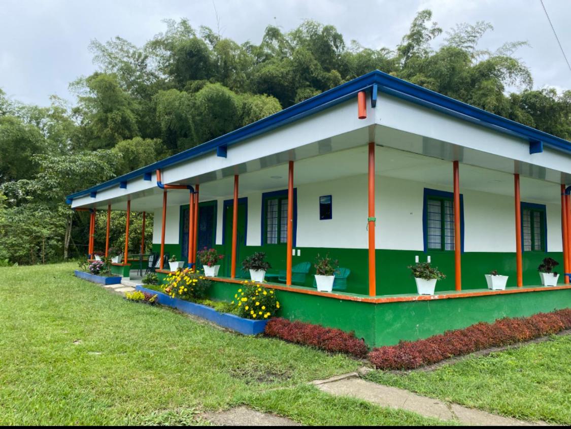 Macondo casa café