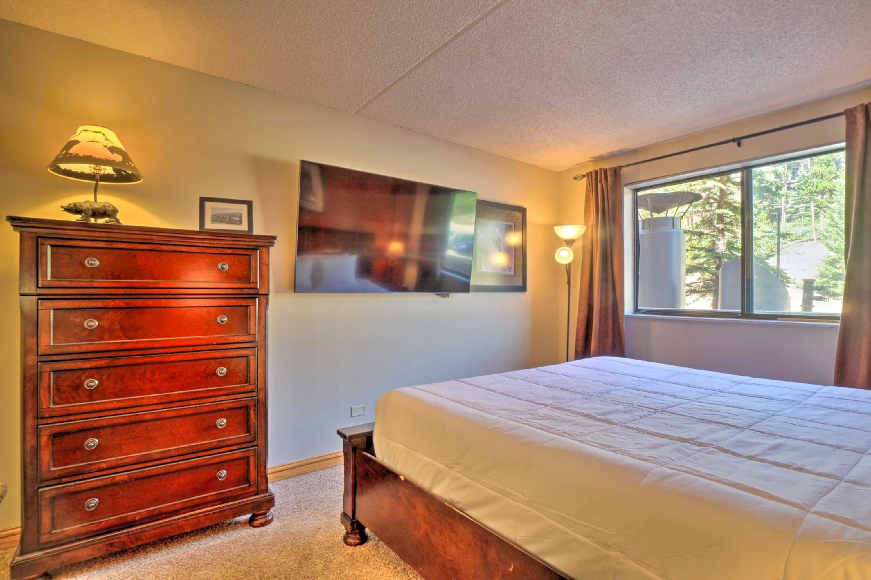 Beaver Run 1 Bedroom Condo view 4