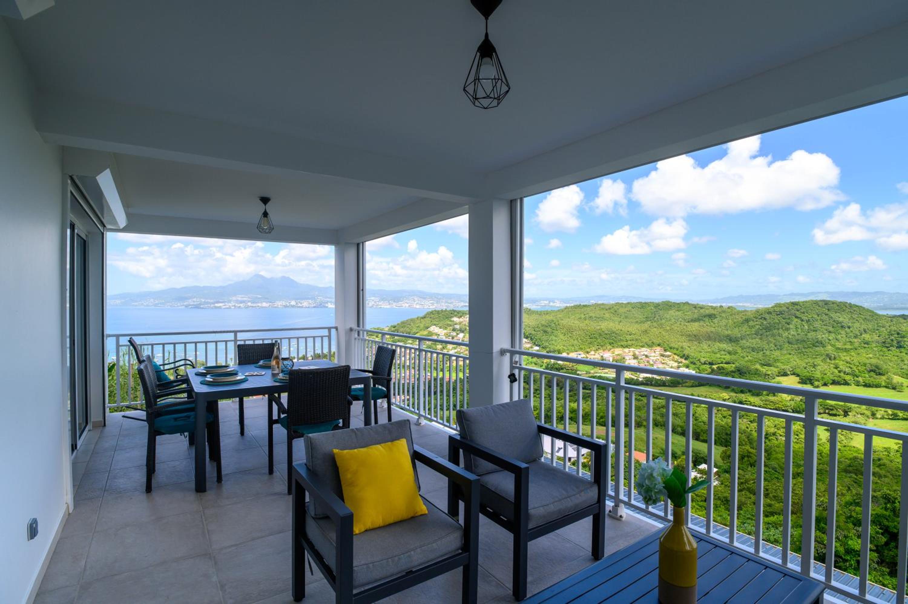 VILLA EDINA , Exceptionnel aux Trois ILETS,T3 vue incroyable sur FDF view 3