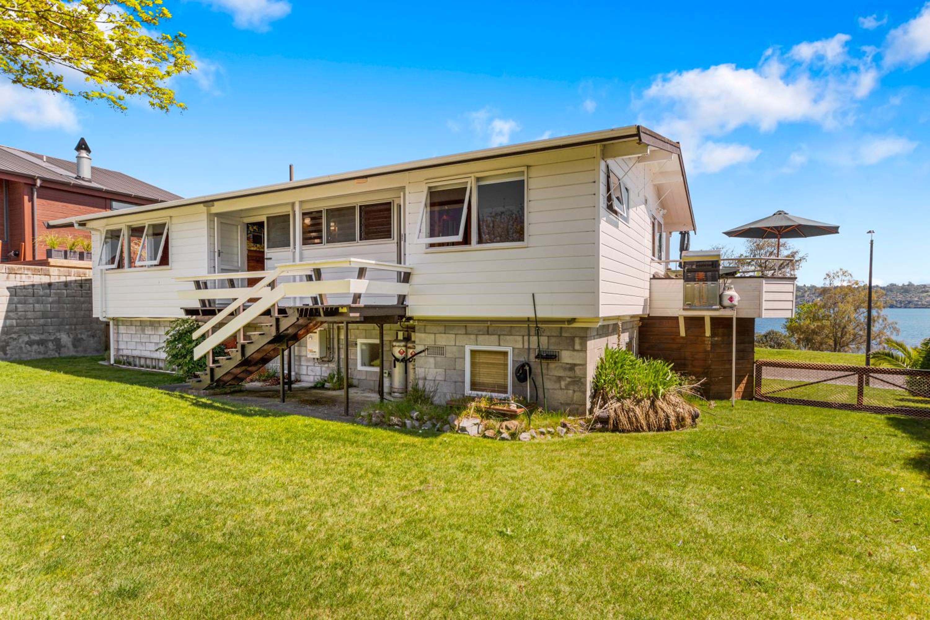 Barne the Bentley - Taupo Holiday Home view 3