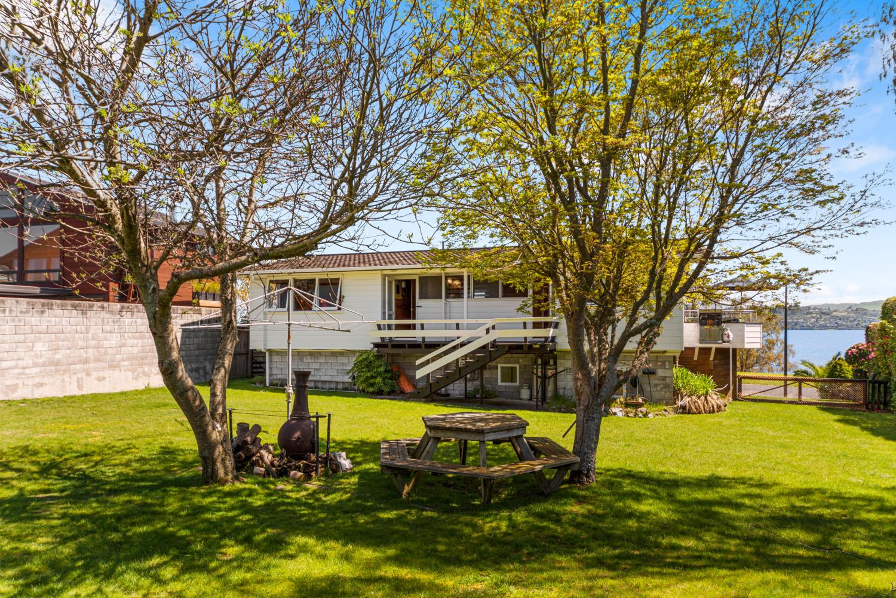 Barne the Bentley - Taupo Holiday Home view 2