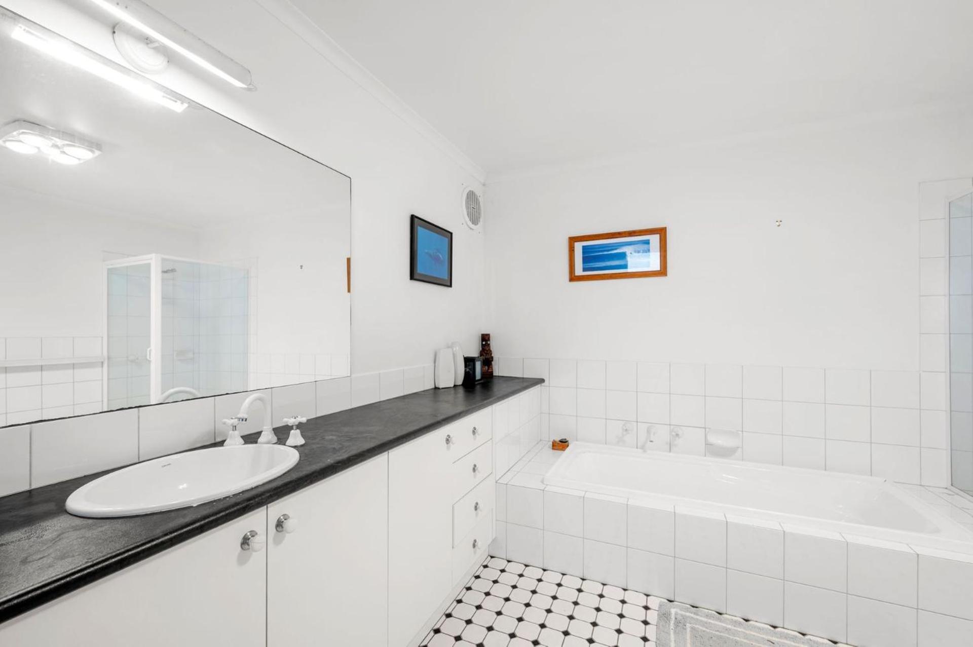 Kinloch Beach House 28