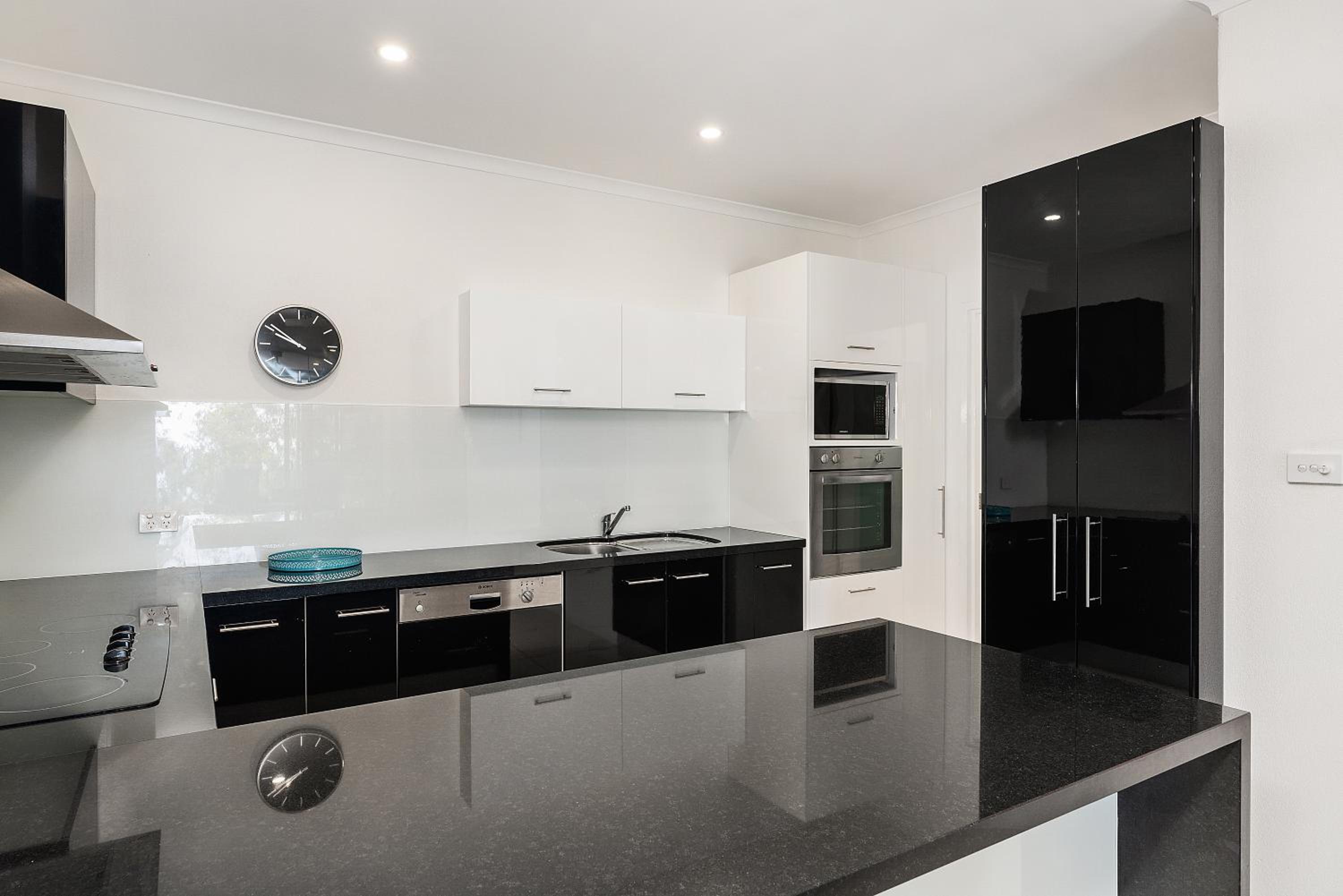 Paringa 2 Bedroom Top Floor Beach Front Apartment