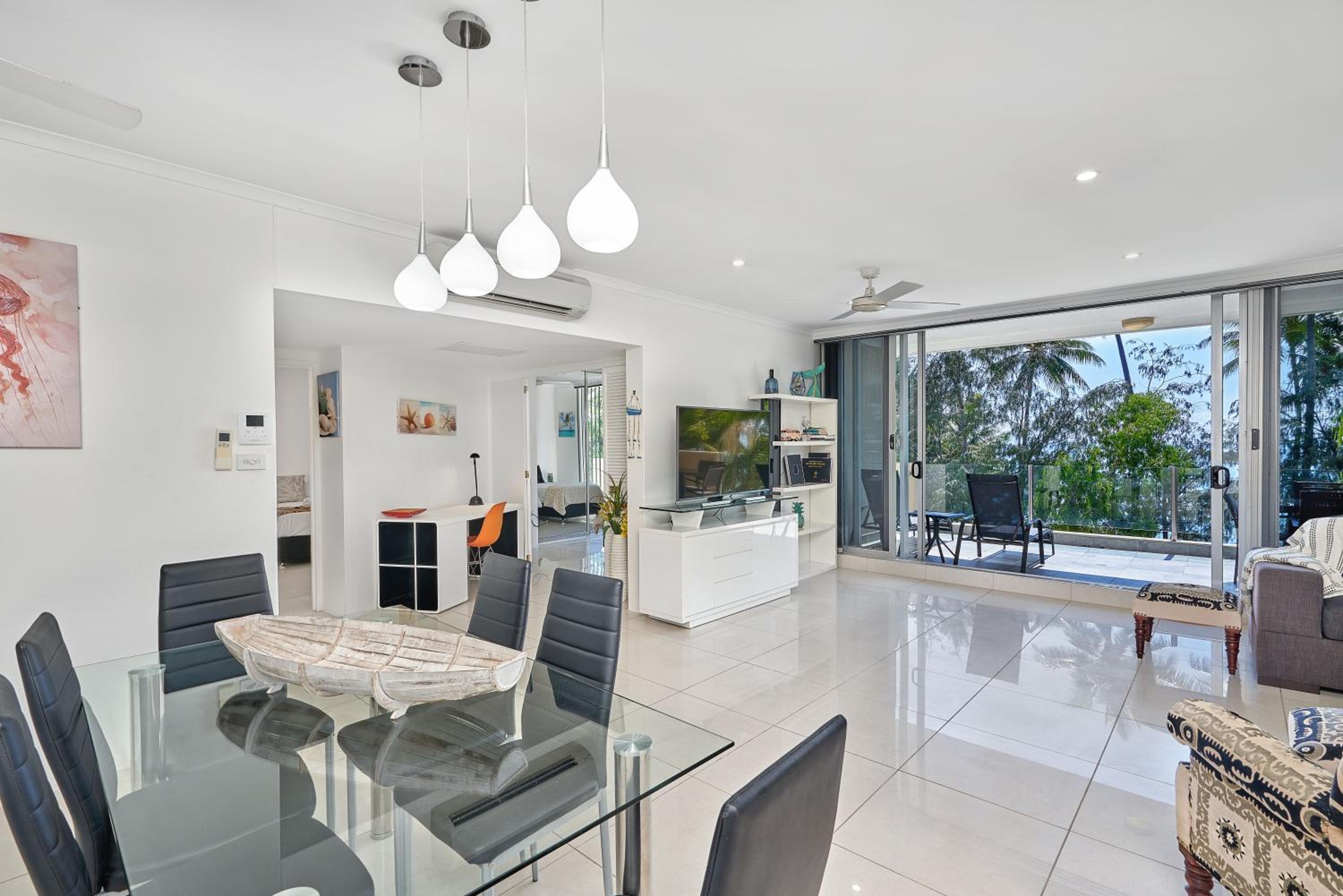 Paringa 2 Bedroom Top Floor Beach Front Apartment