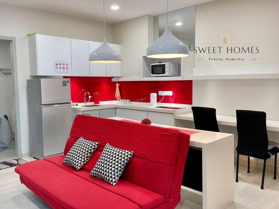 Studio1R1B Lovely in Red Suit 1-4pax Pool View Penang photo 1