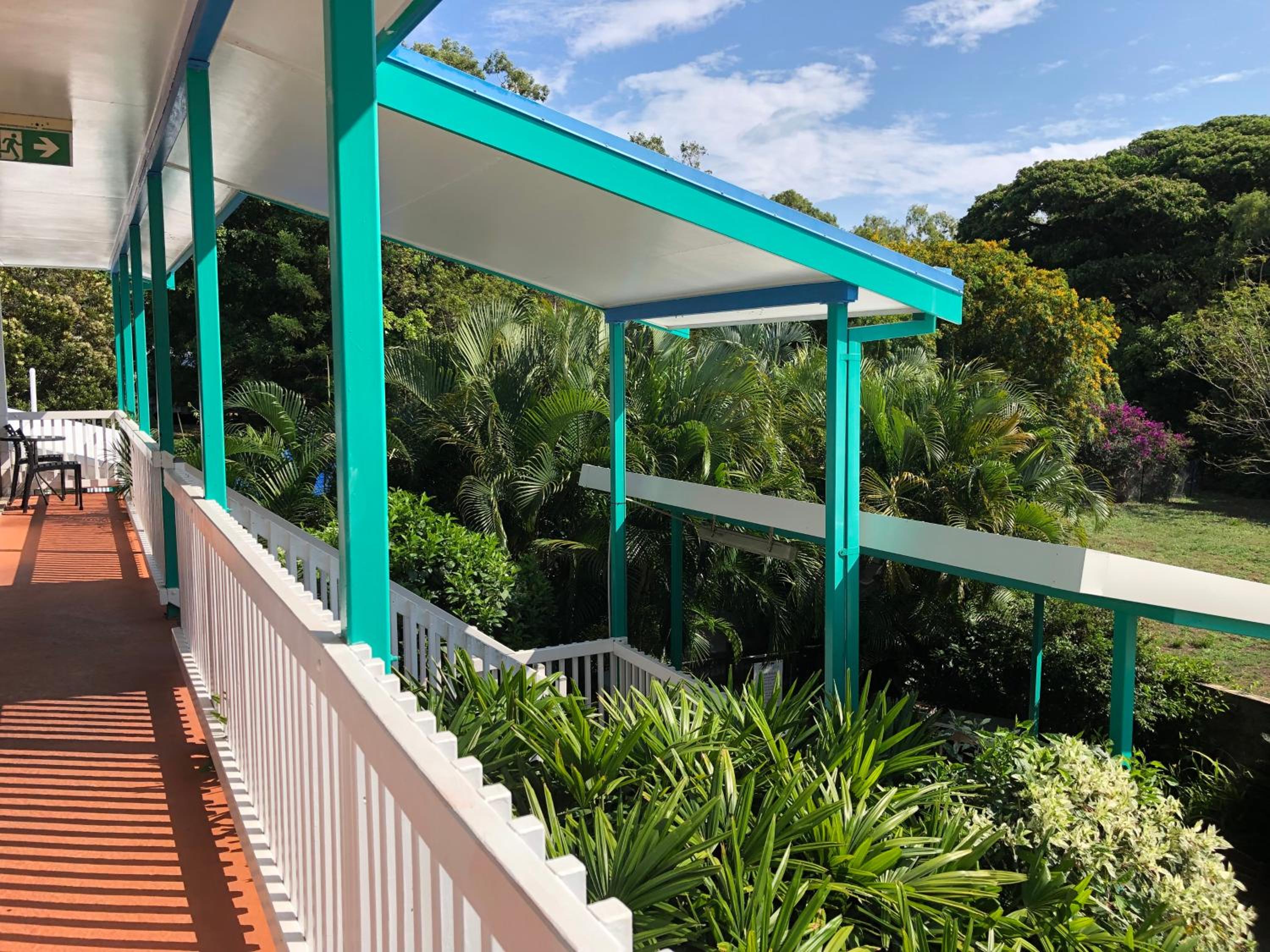 Tropical Palms Resort & 4WD Hire