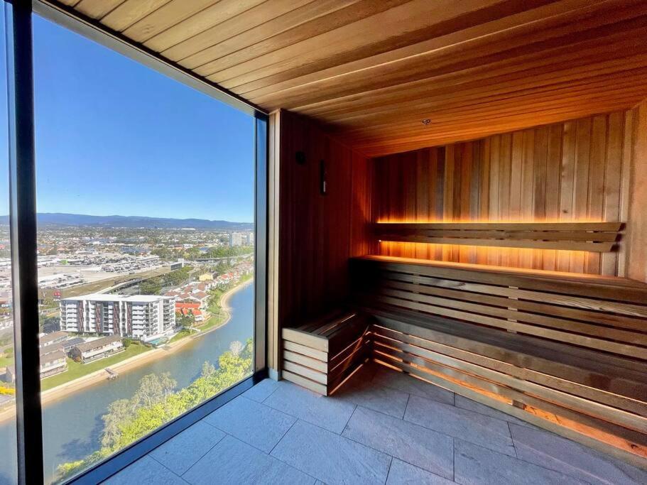Broadbeach Luxury OceanView 2beds apartment 49F
