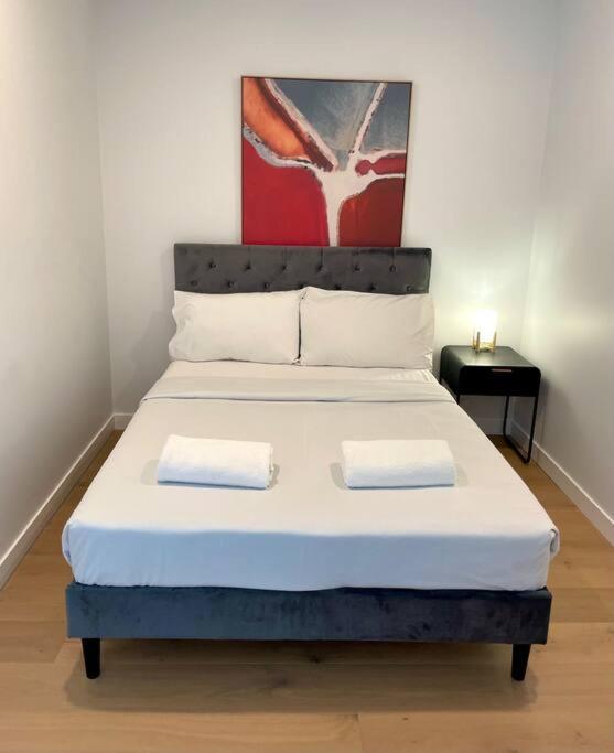Broadbeach Luxury OceanView 2beds apartment 49F