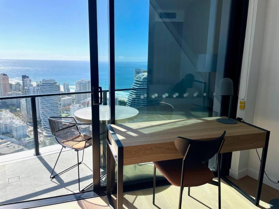 Broadbeach Luxury OceanView 2beds apartment 49F