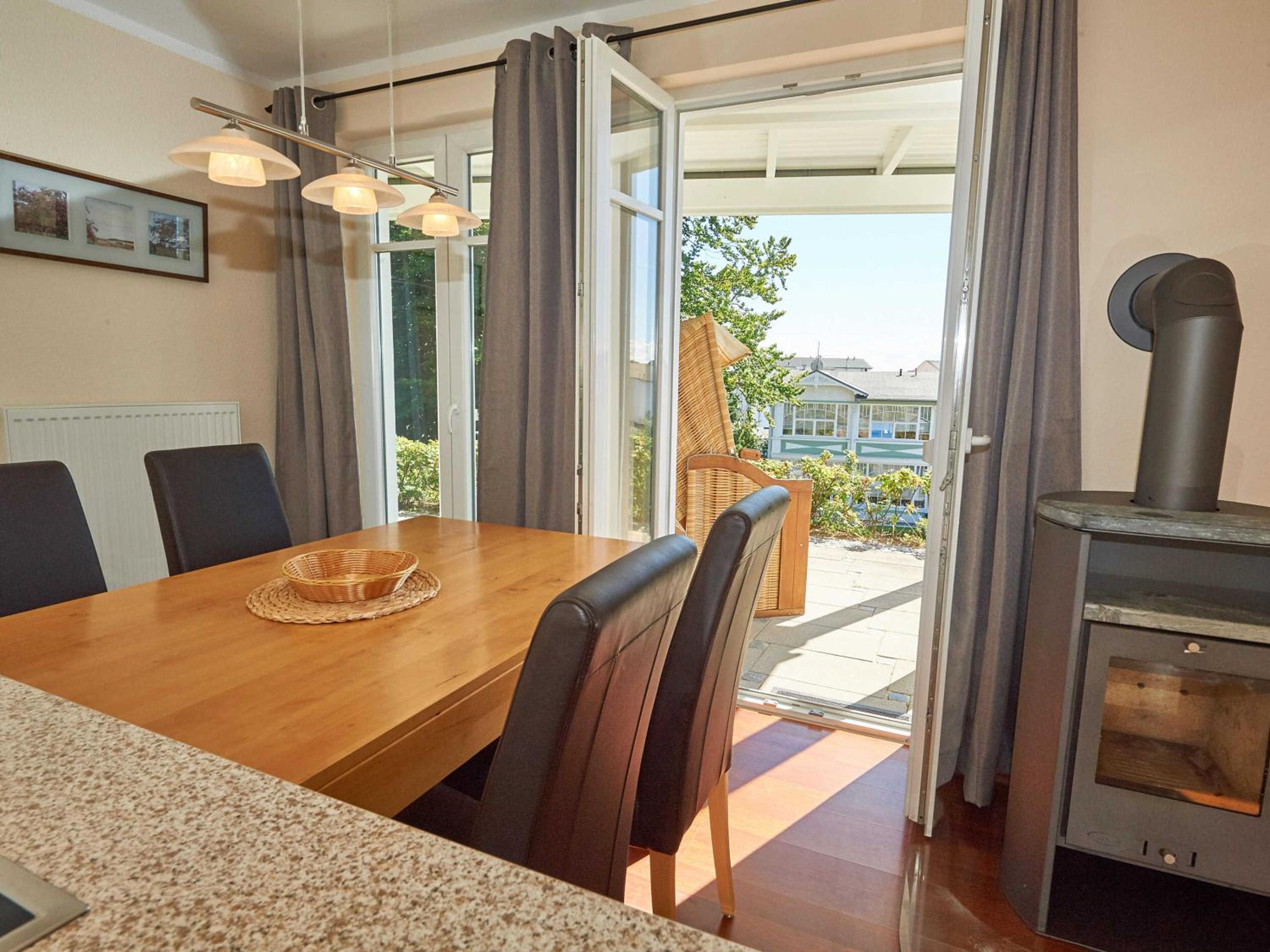 Villa Sommerwind - WG 02 mit Terrasse, Kamin und Sauna