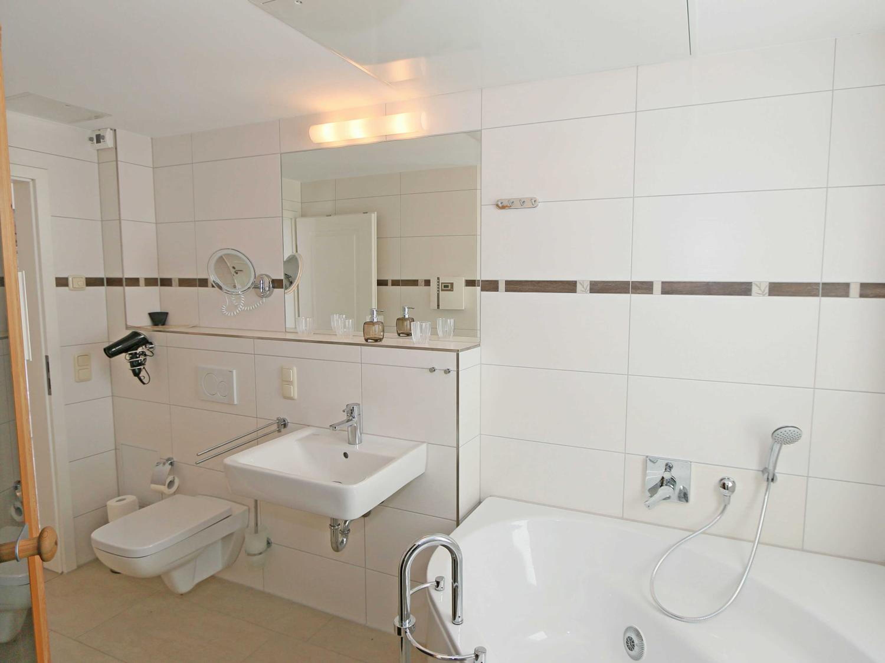 Strandvilla Baabe - WG 12 mit Meerblick, Kamin, Sauna, Whirlpool