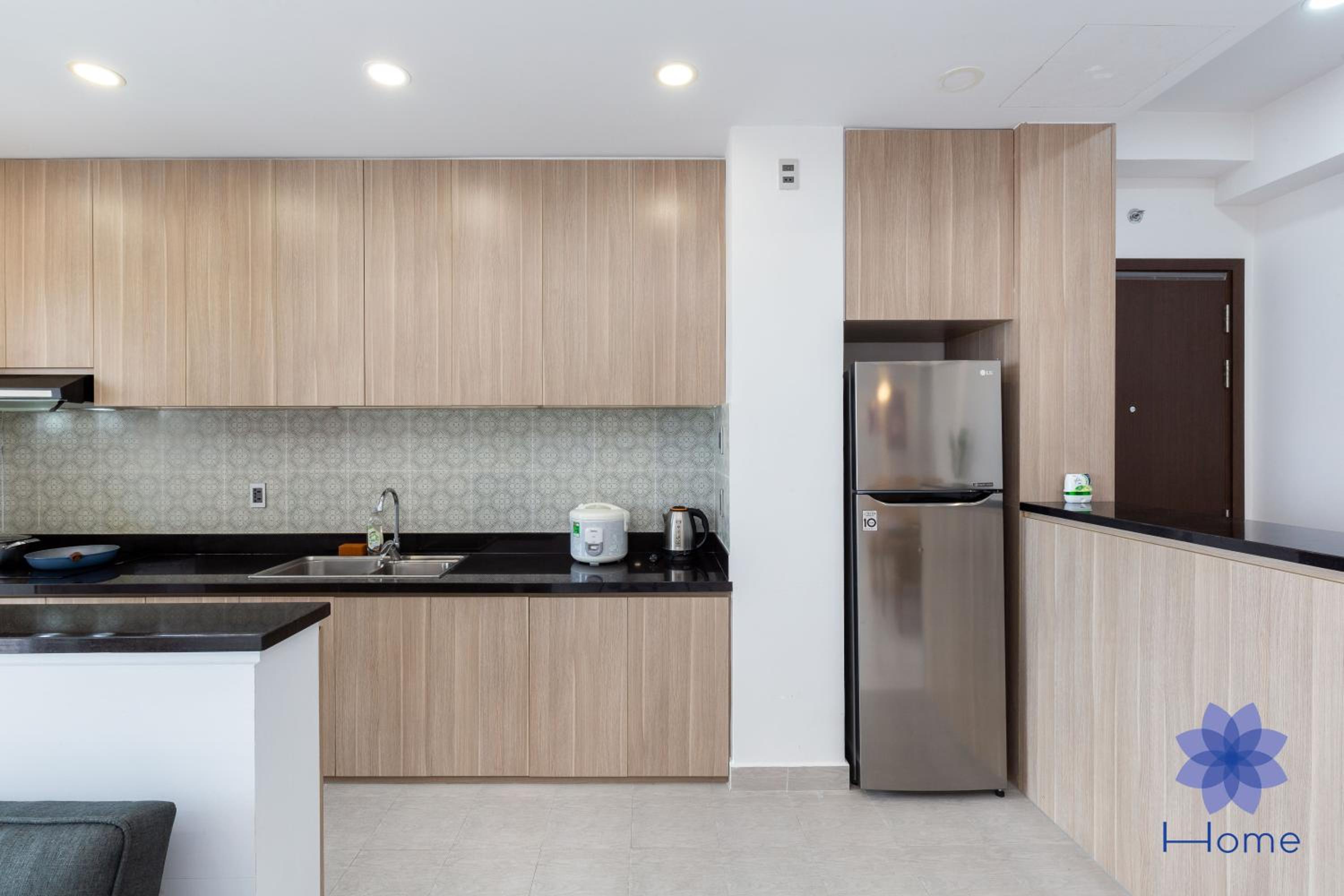 Home, Cosy&Luxury Apartment - 5mins to Airport, Free Pool&Gym, Airport Pick up Service