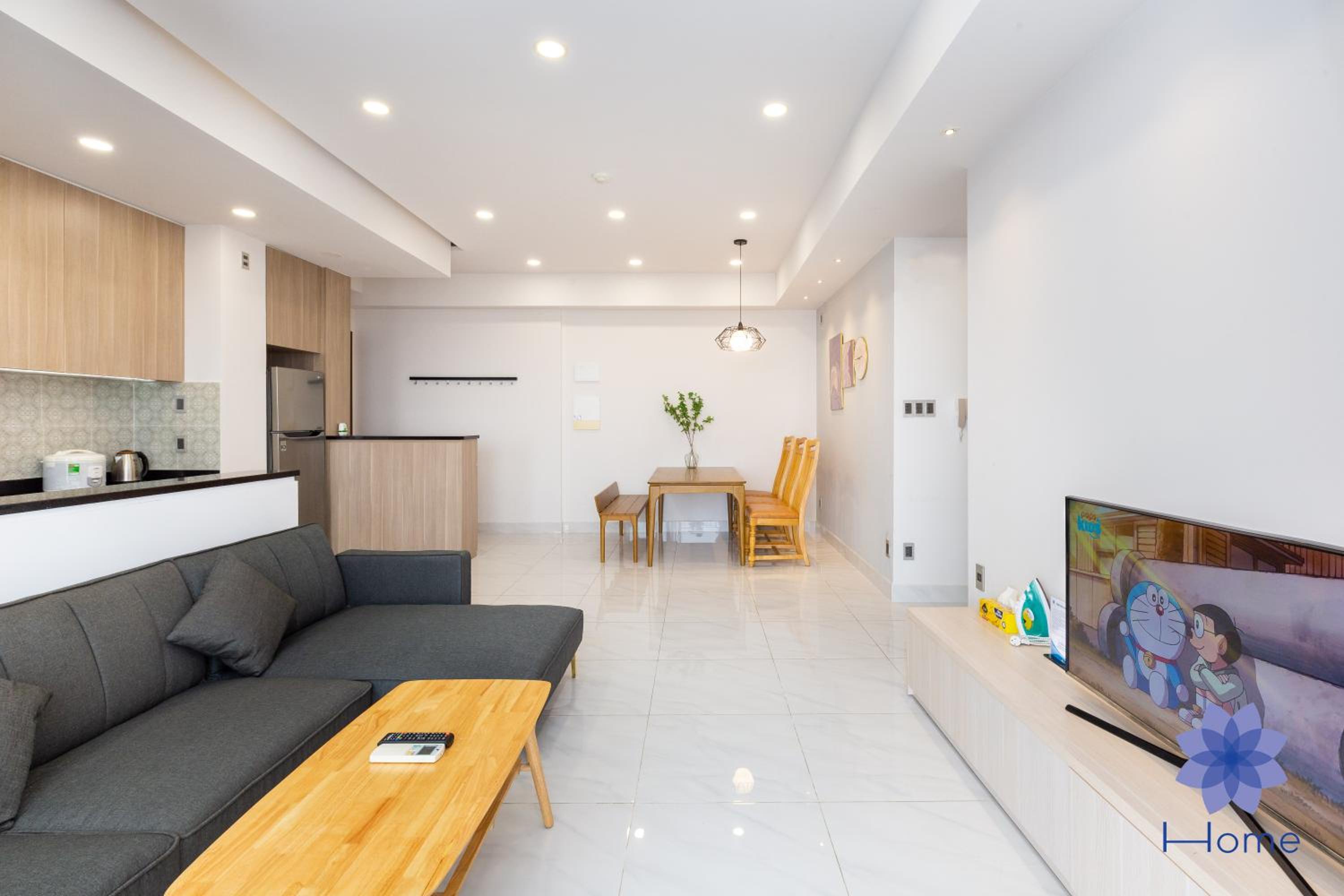 Home, Cosy&Luxury Apartment - 5mins to Airport, Free Pool&Gym, Airport Pick up Service