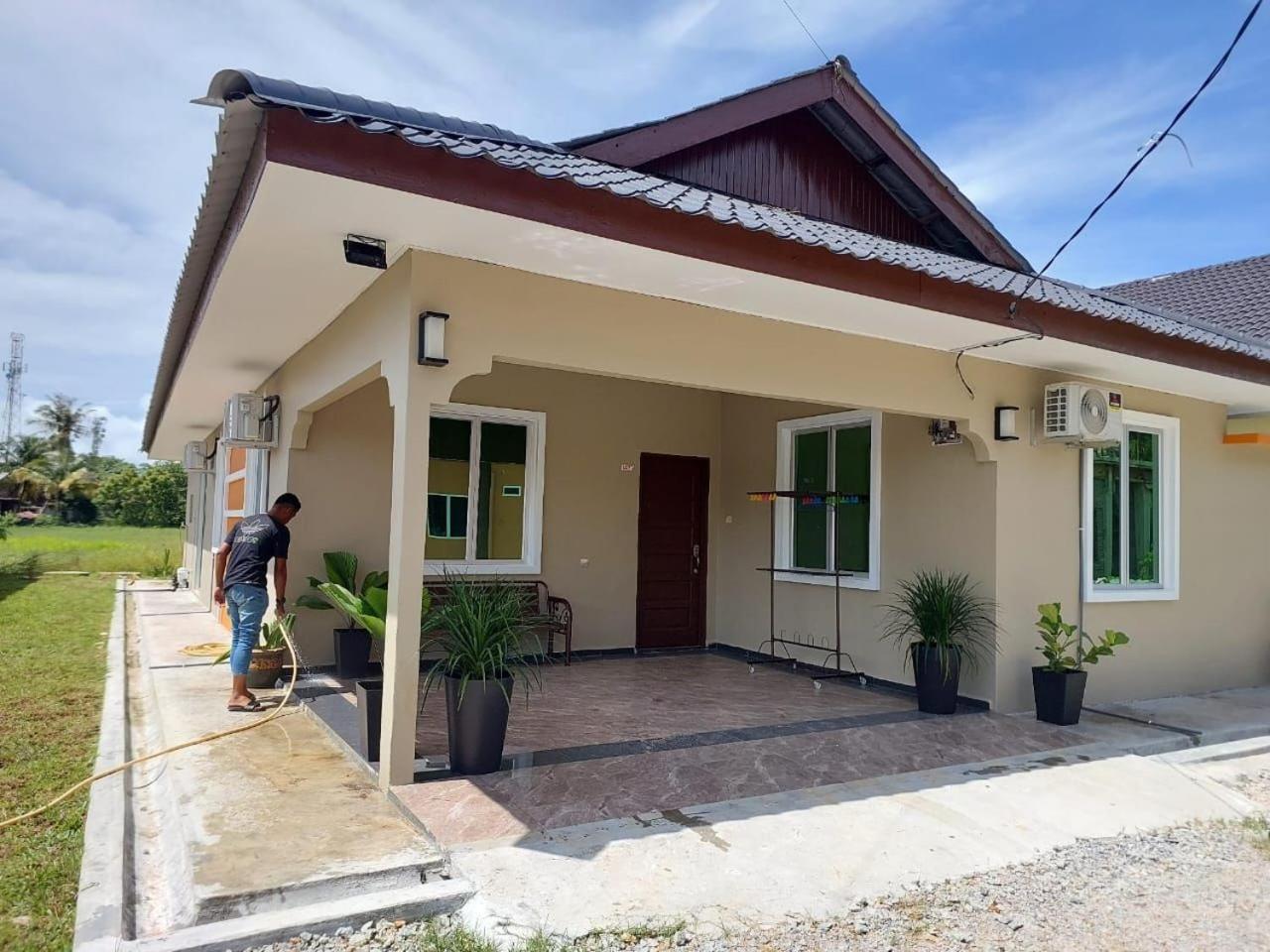 NurHumaira Homestay photo 1
