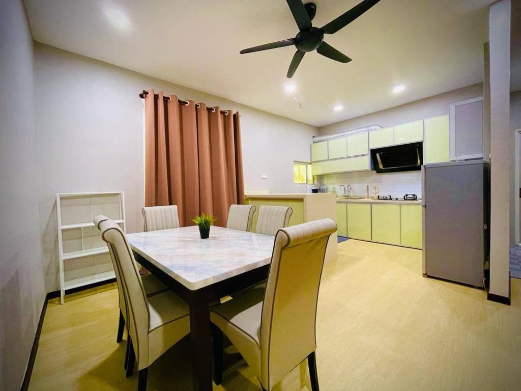 NurHumaira Homestay photo 2