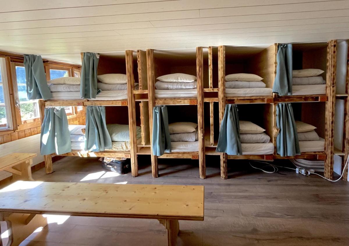 Mountain Hostel Gimmelwald 22