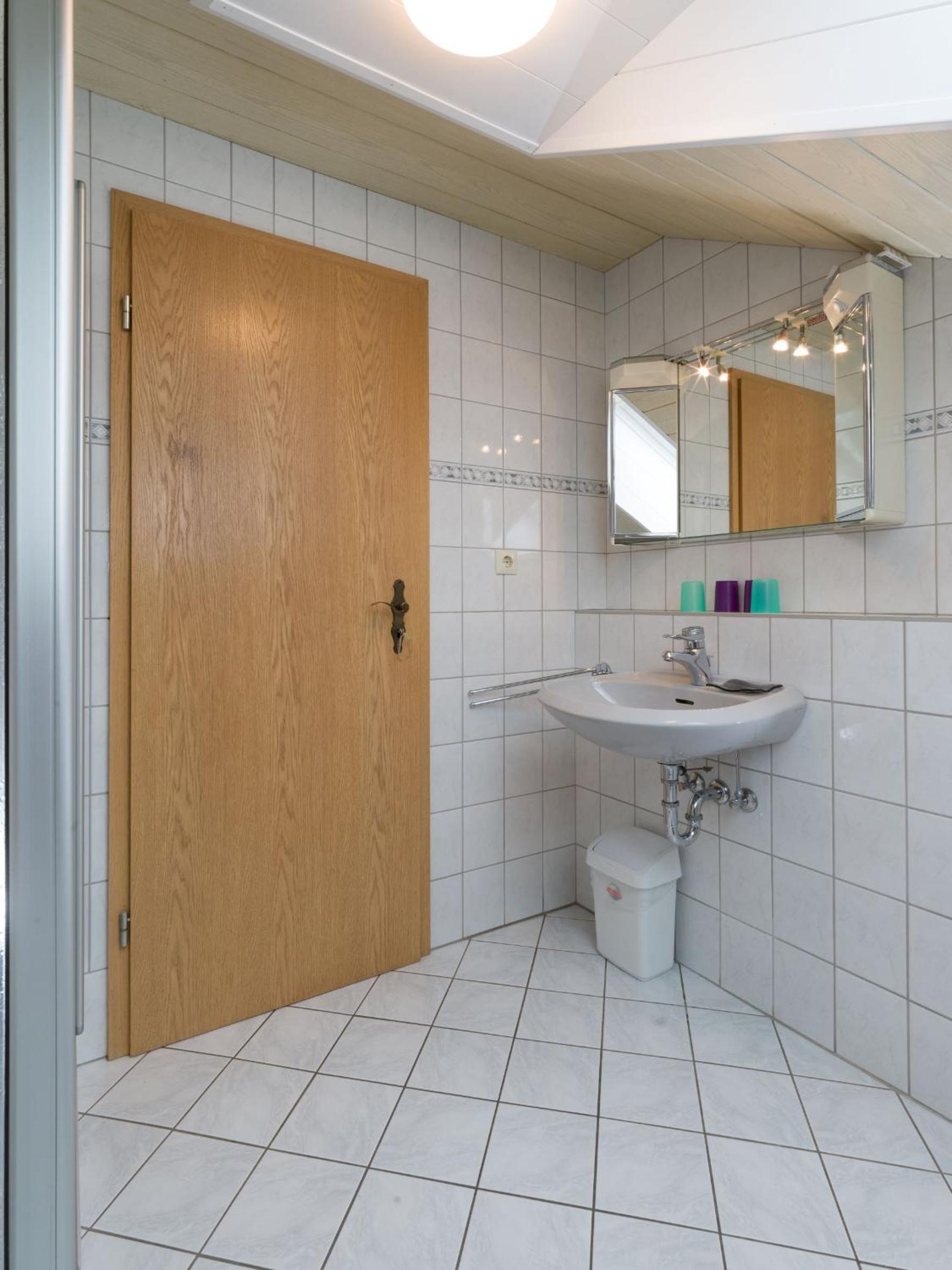 Ferienwohnung Christel Lorenz en Merzig — bathroom