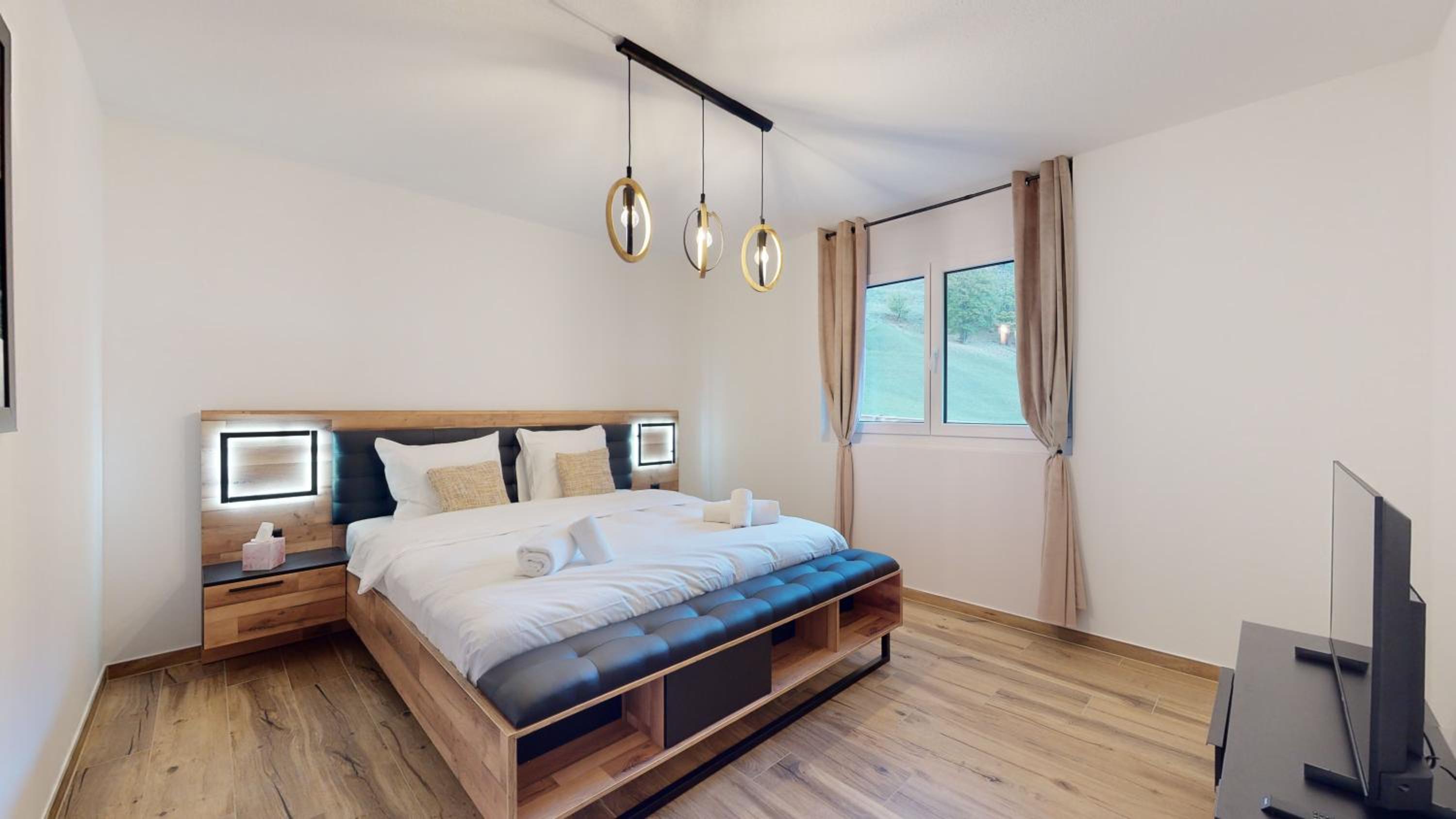 Spacious apartment - beautiful terrace with view