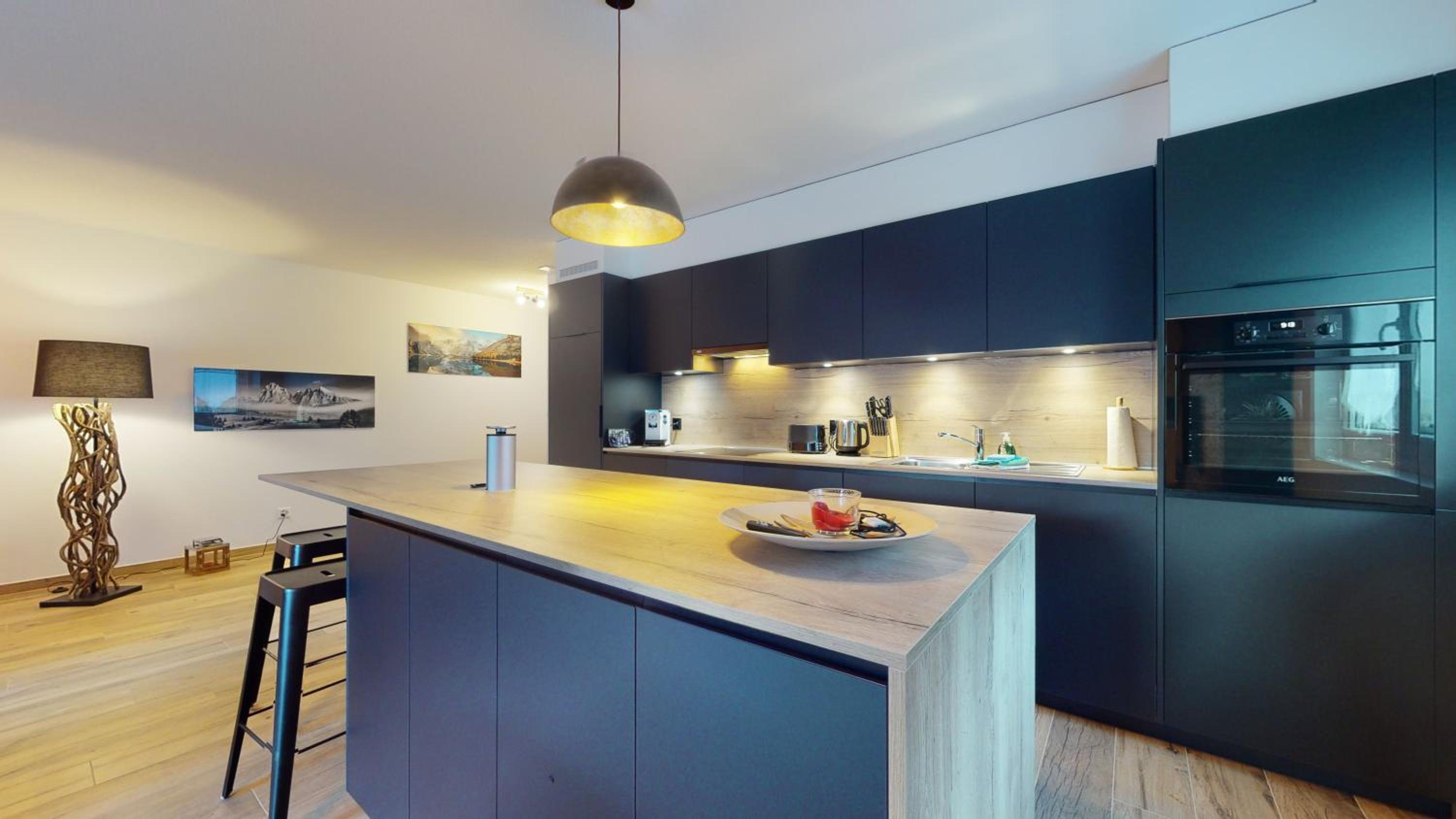 Spacious apartment - beautiful terrace with view