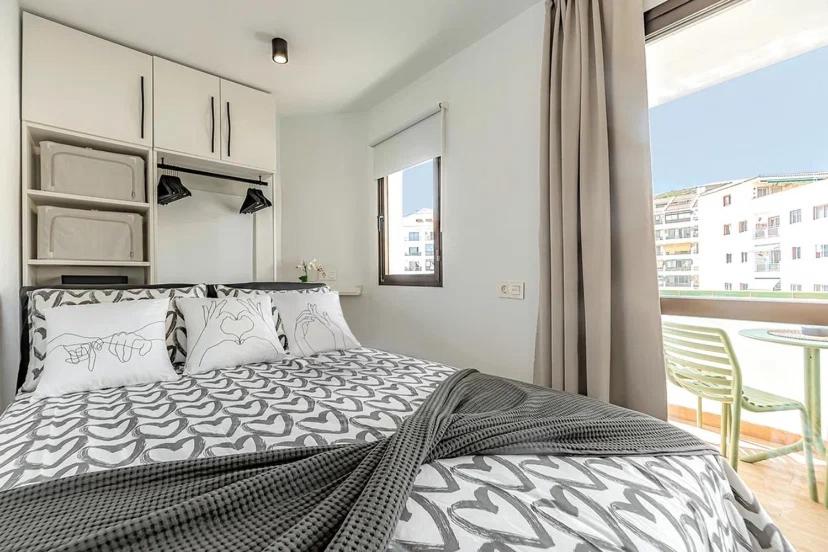 Tenerifeopenhome Central corner relax, wifi, breakfast, beach Los Cristisnos