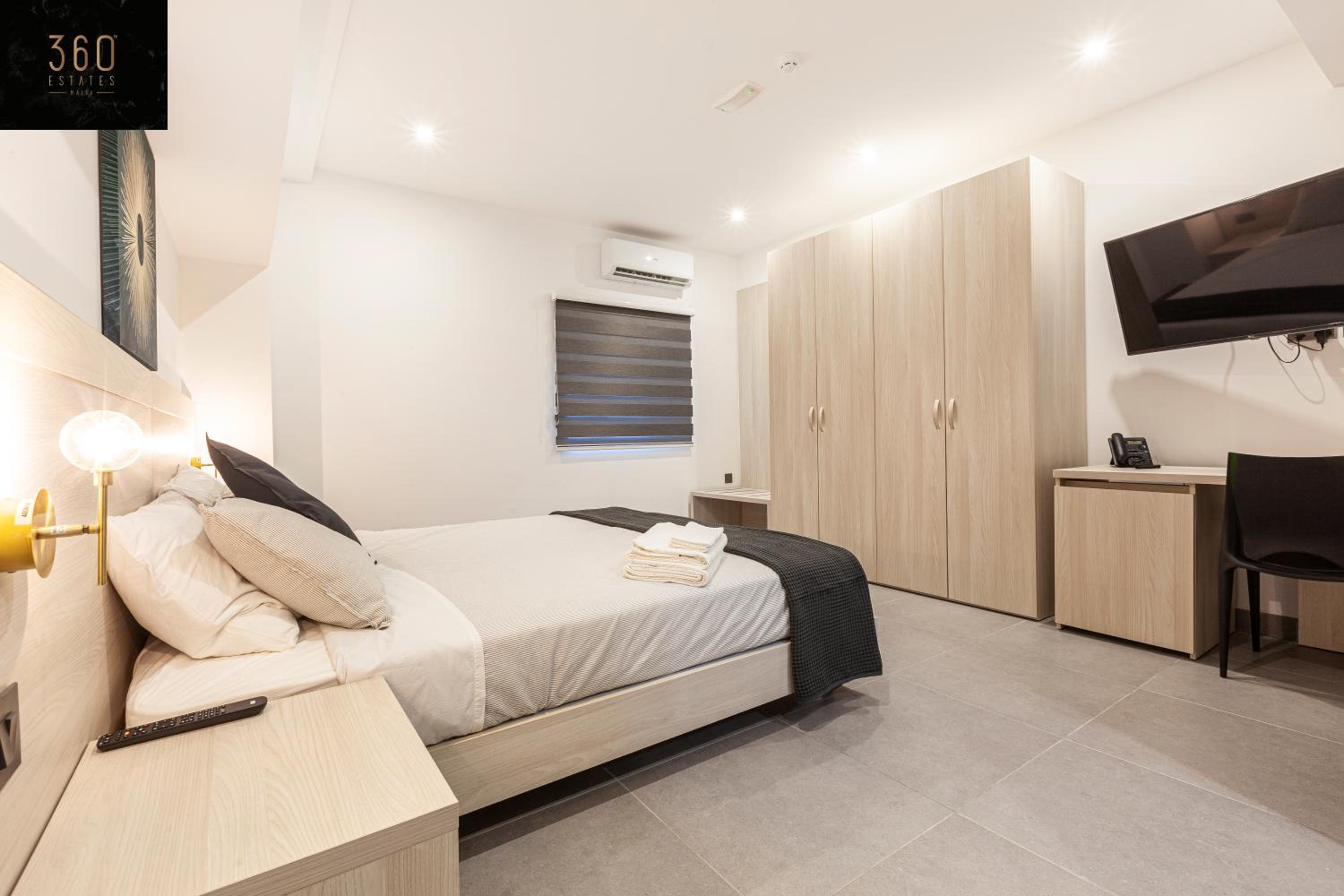 Lovely Modern Large Spacious Home with 7BR & WIFI by 360 Estates view 5