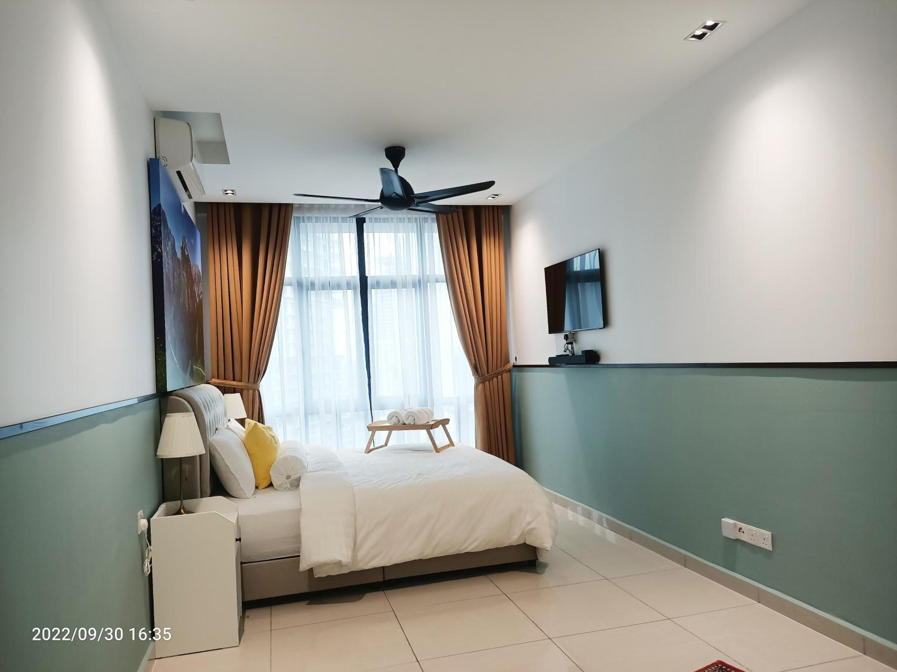 Legasi Kampung baru guest house by rumahrehat 1908sqft huge balcony for BBQ twin tower view