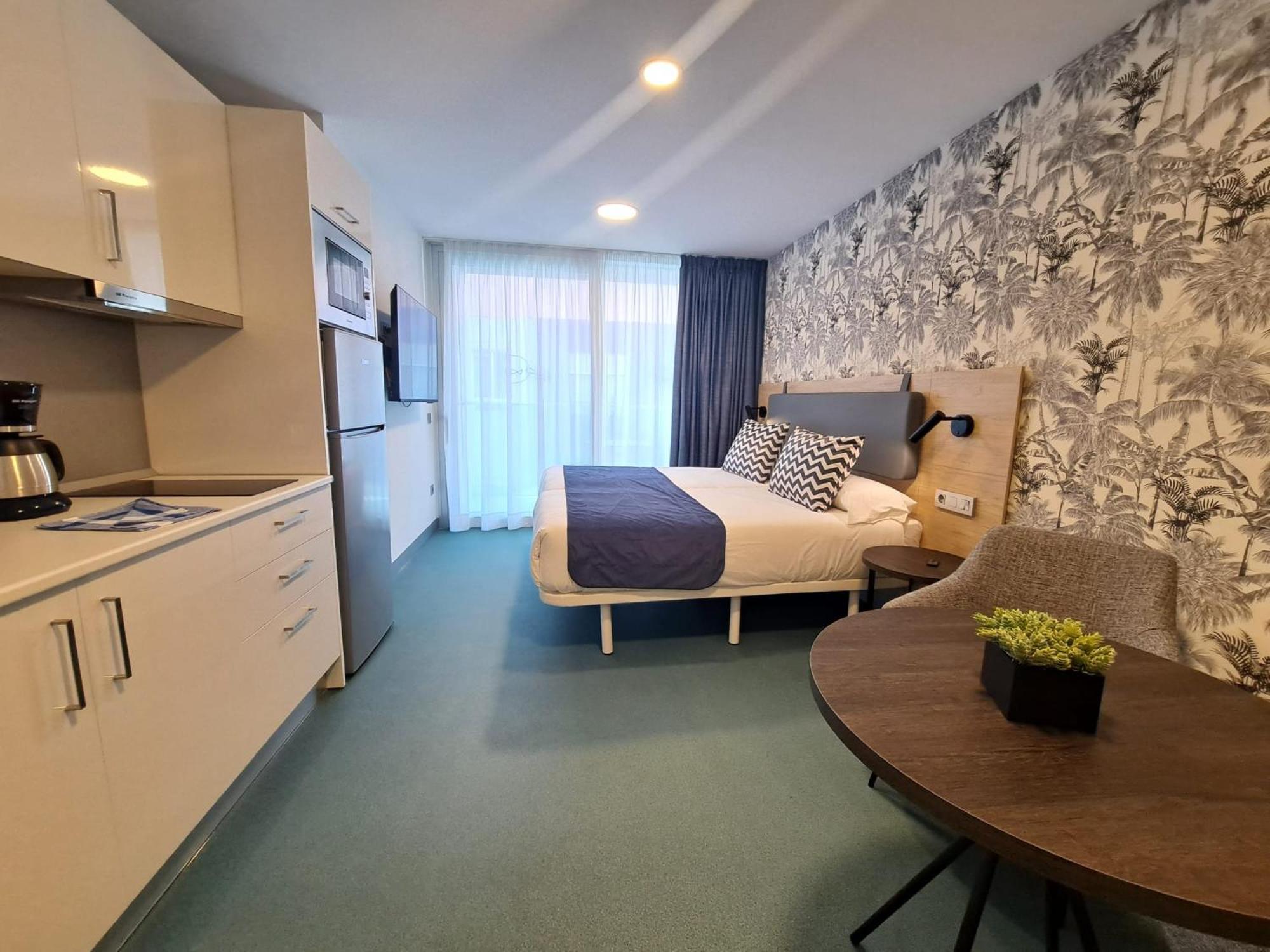 Hotel RK Farallón Canteras - Image 1