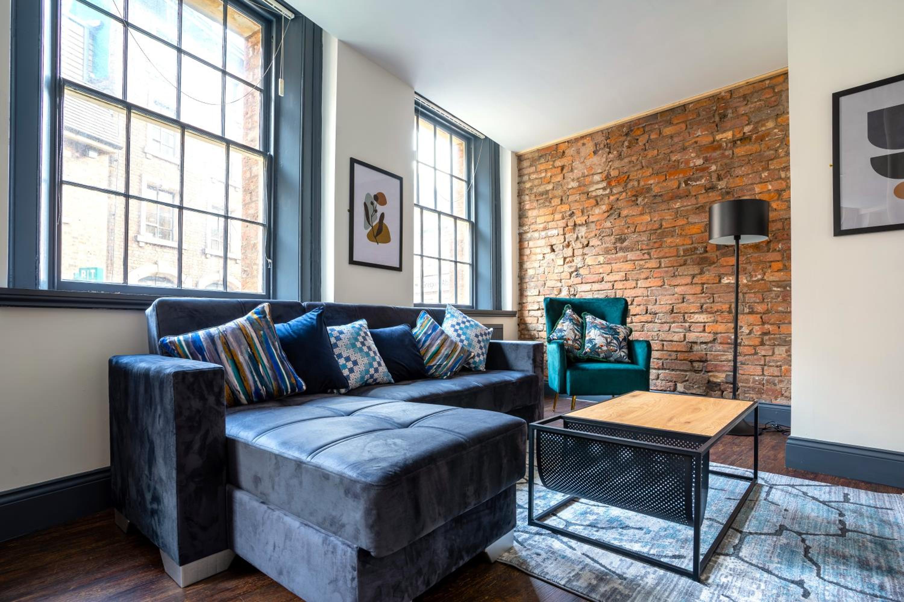 The Cavern Quarter Aparthotel by UStay view 2
