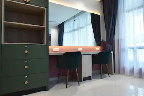 Legasi Kampung baru guest house by rumahrehat 1908sqft huge balcony for BBQ twin tower view