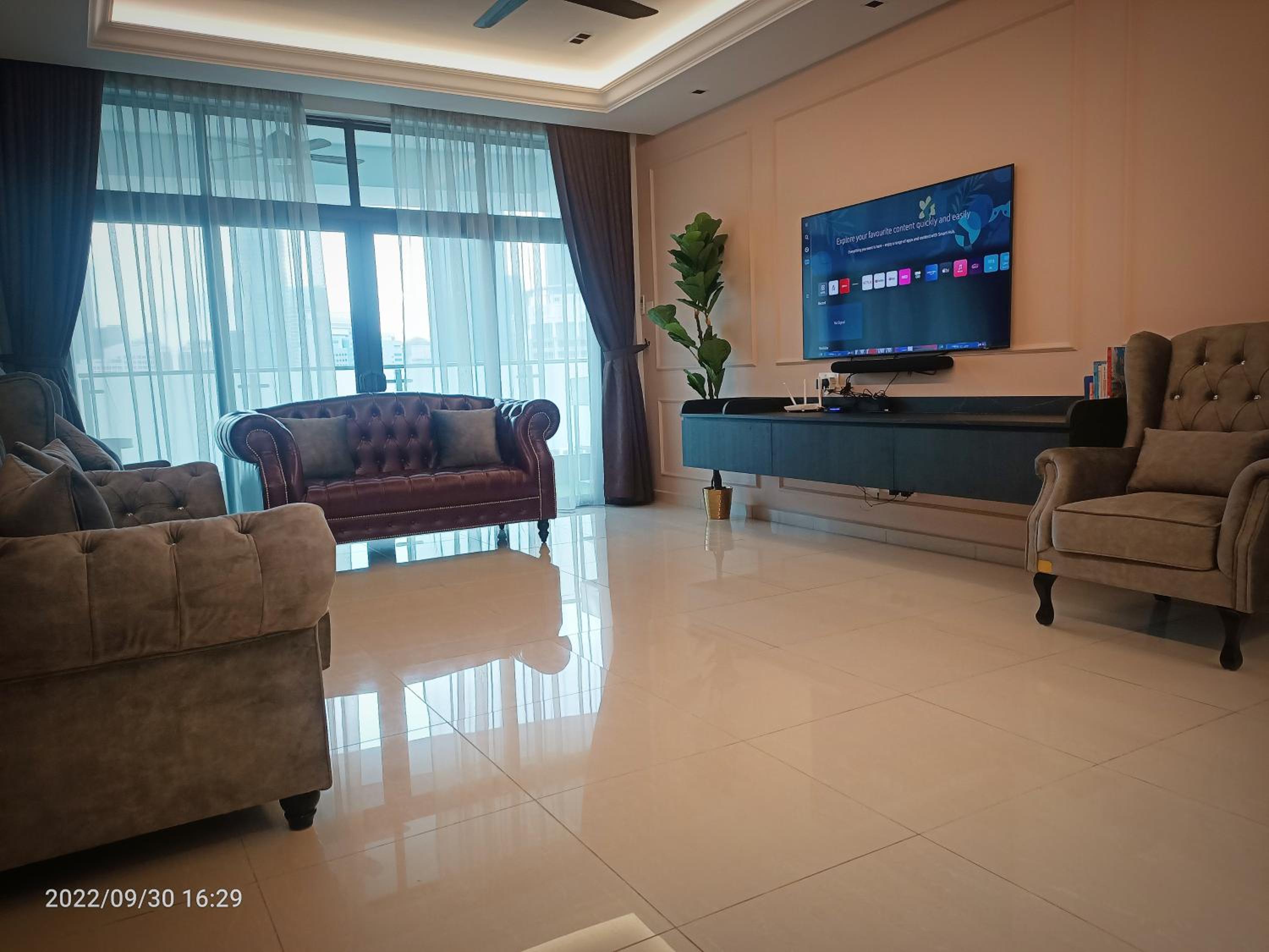 Legasi Kampung baru guest house by rumahrehat 1908sqft huge balcony for BBQ twin tower view