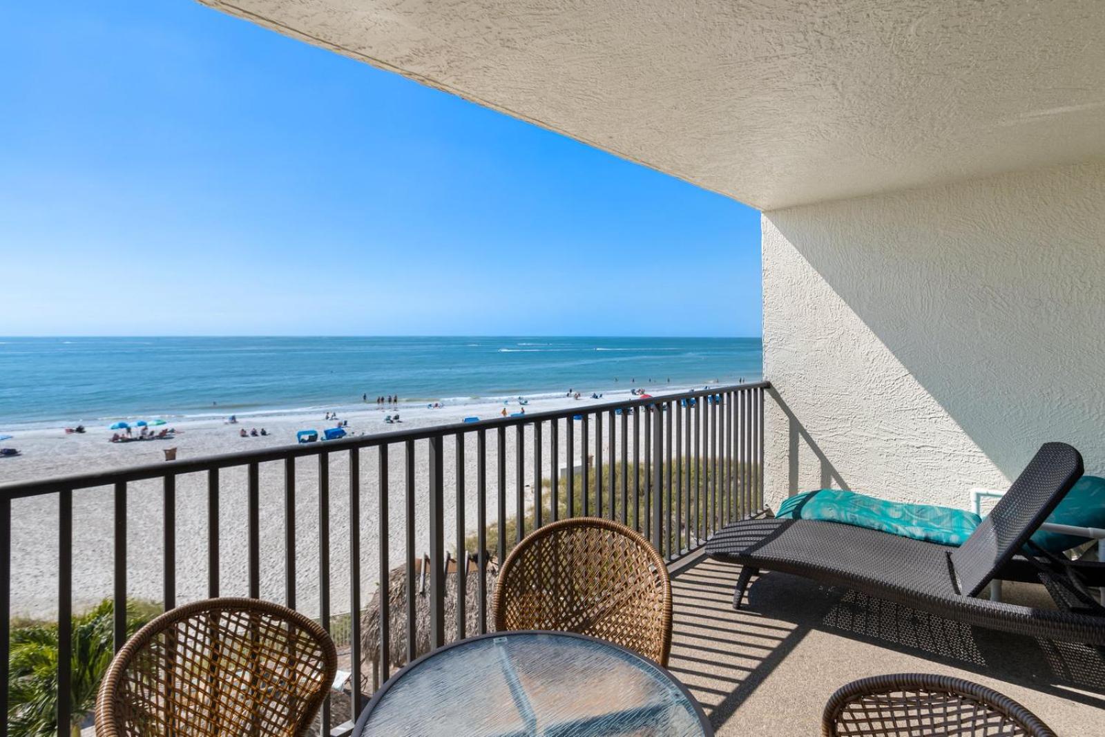 Direct Beachfront - Updated - Sandy Shores #304