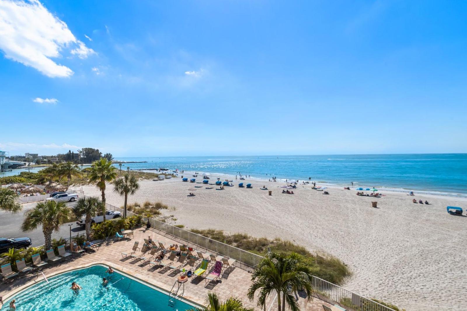 Direct Beachfront - Updated - Sandy Shores #304