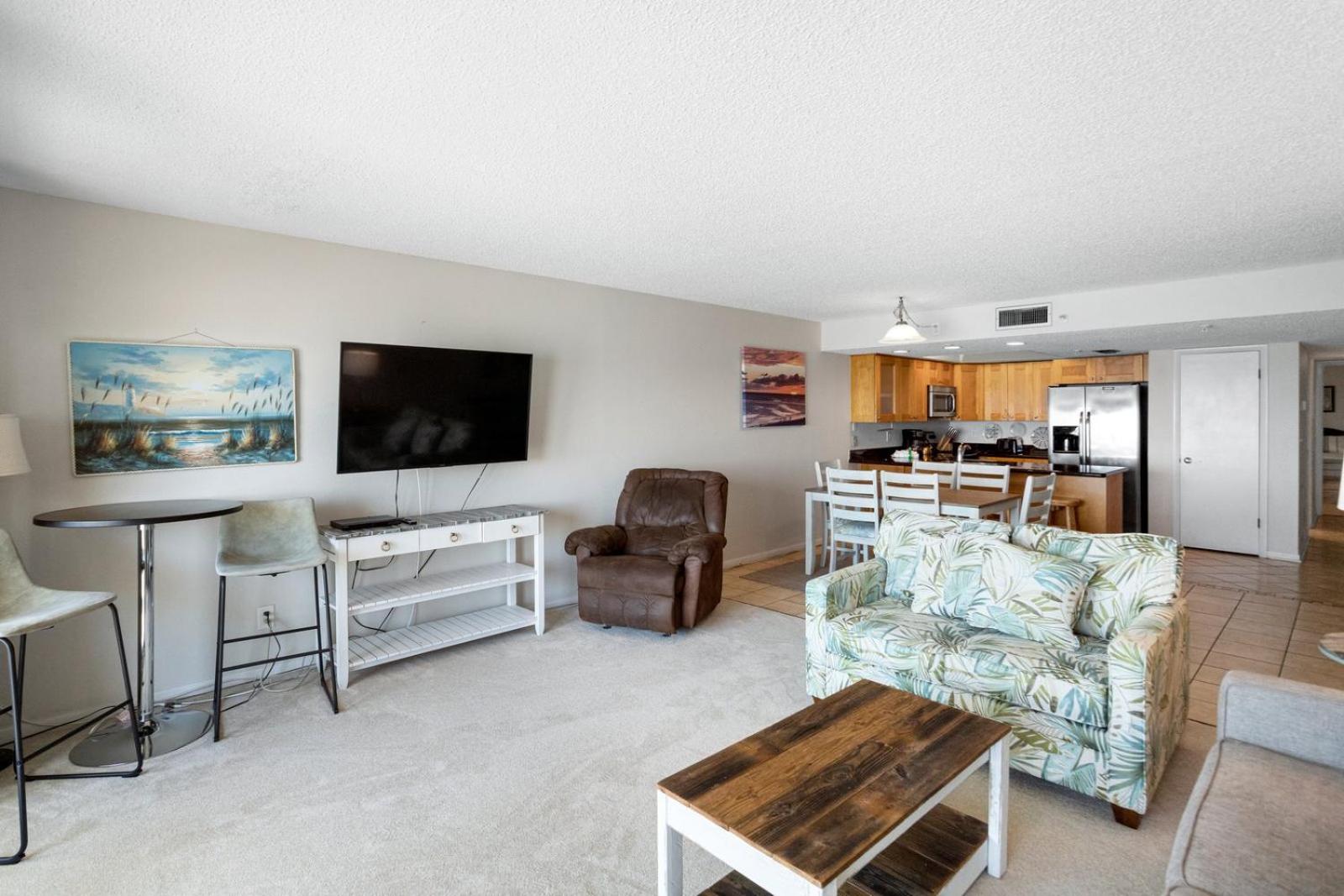 Direct Beachfront - Updated - Sandy Shores #304