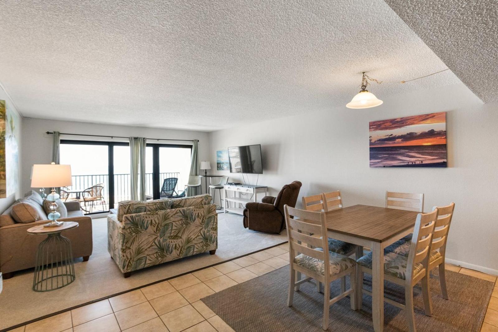 Direct Beachfront - Updated - Sandy Shores #304